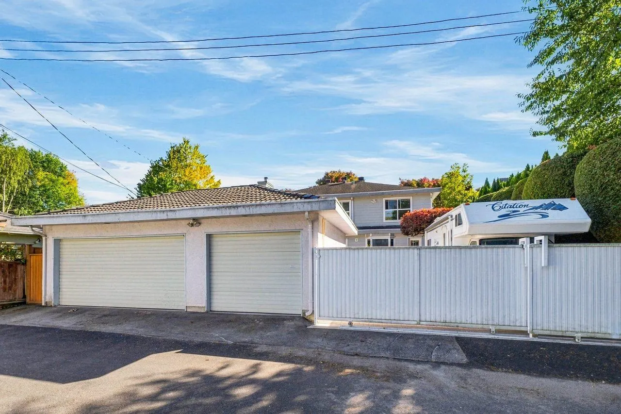 1039 W 29th Avenue