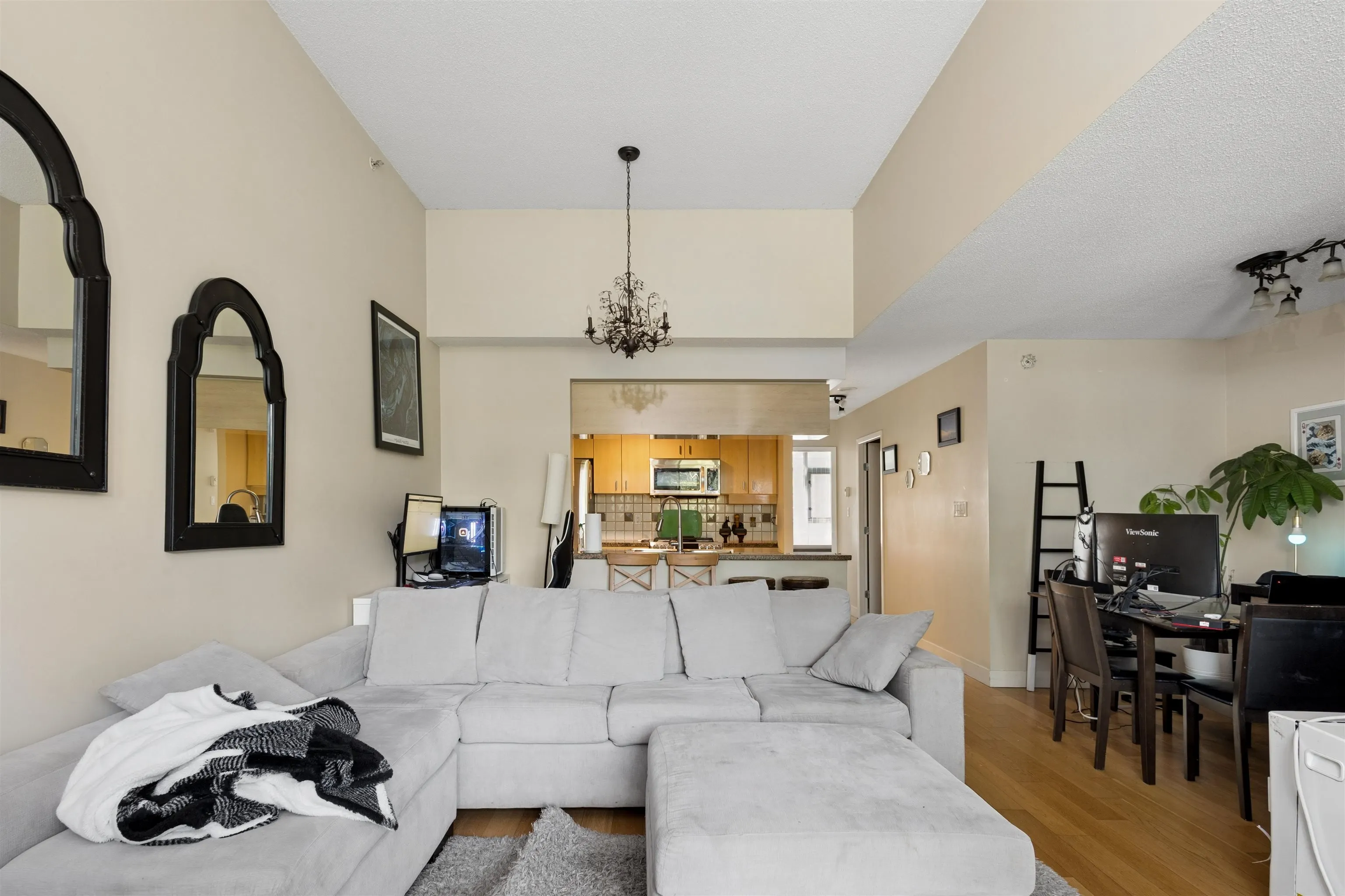 1033 Marinaside Crescent #2P