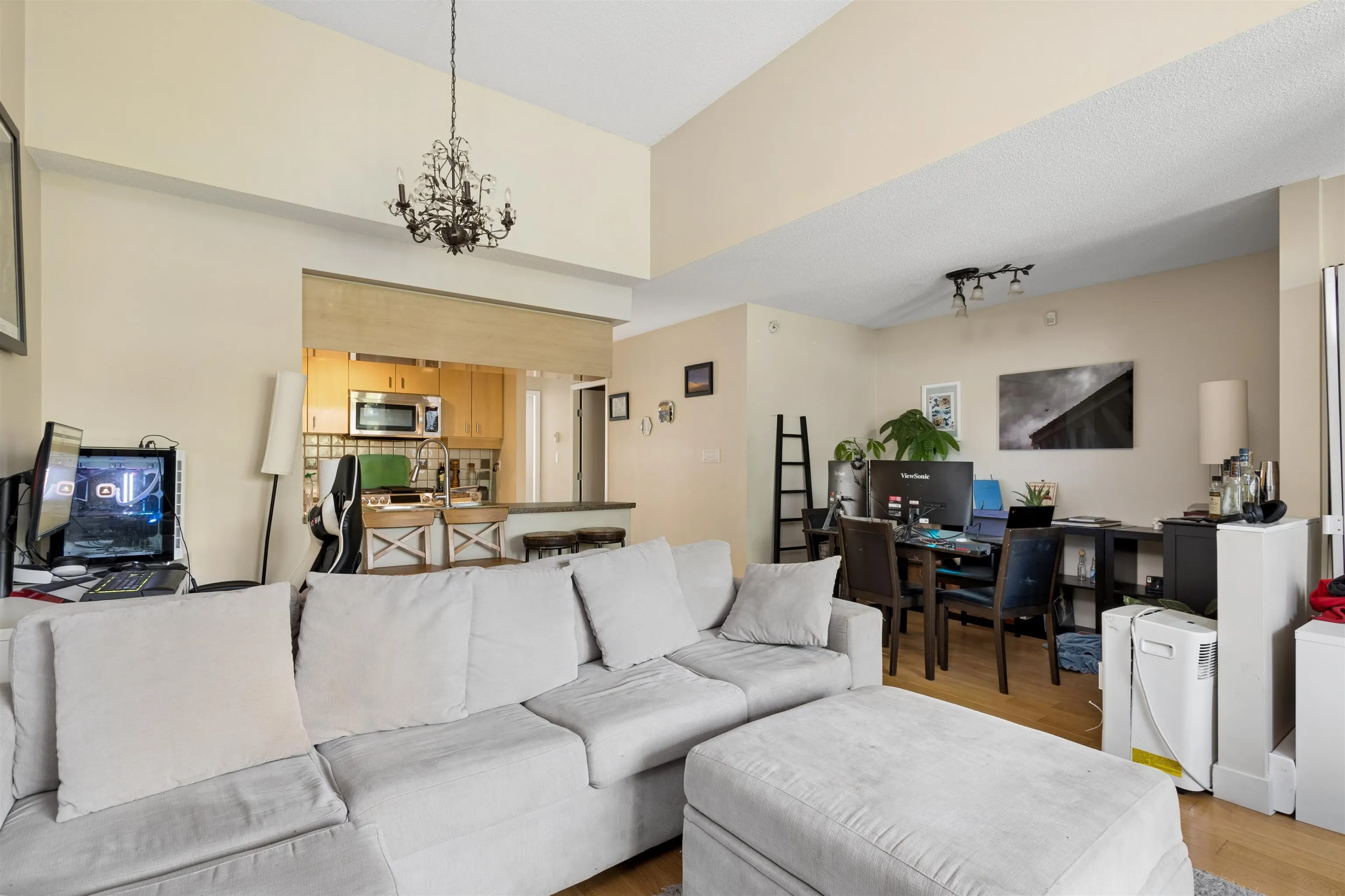 1033 Marinaside Crescent #2P