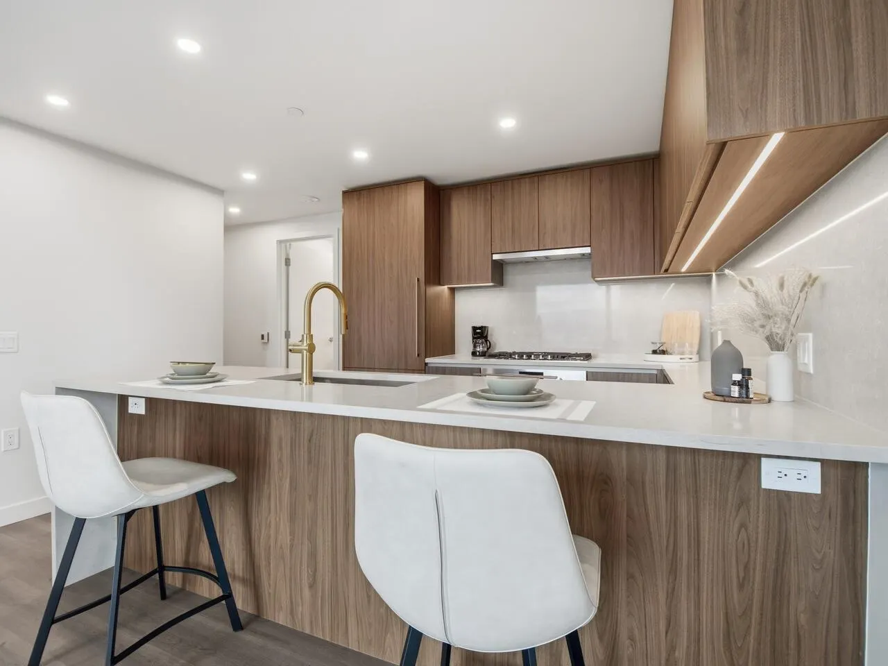 5987 Wilson Avenue #607