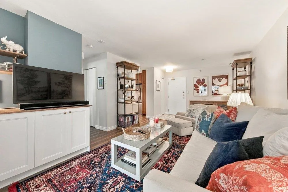 488 Helmcken Street #408