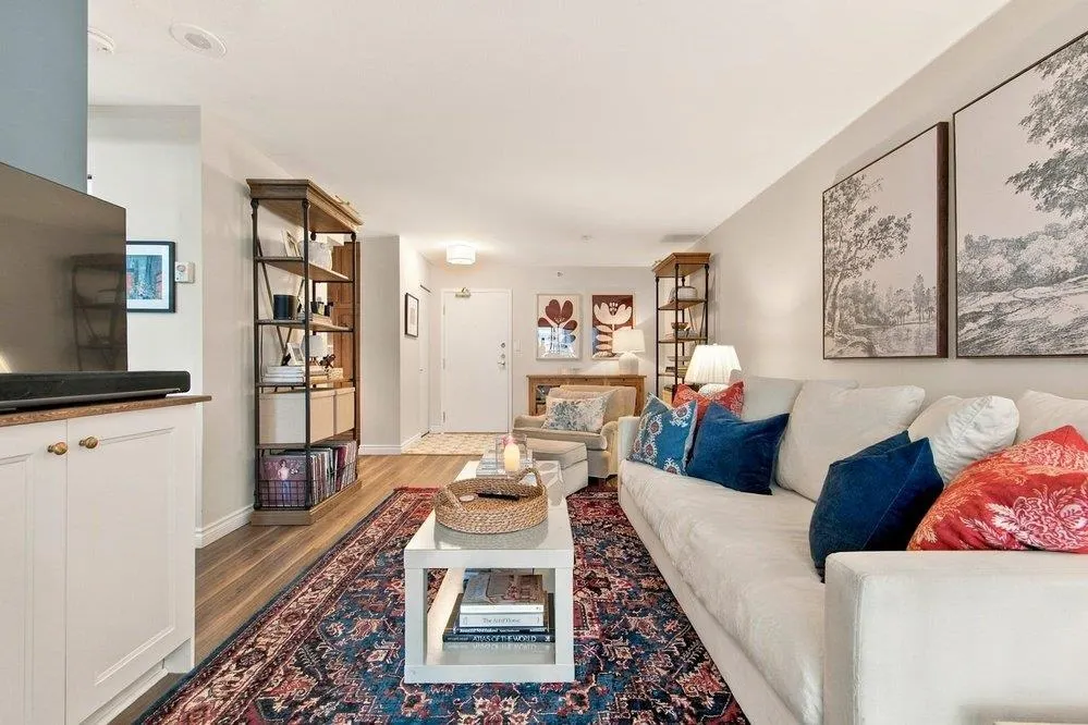 488 Helmcken Street #408