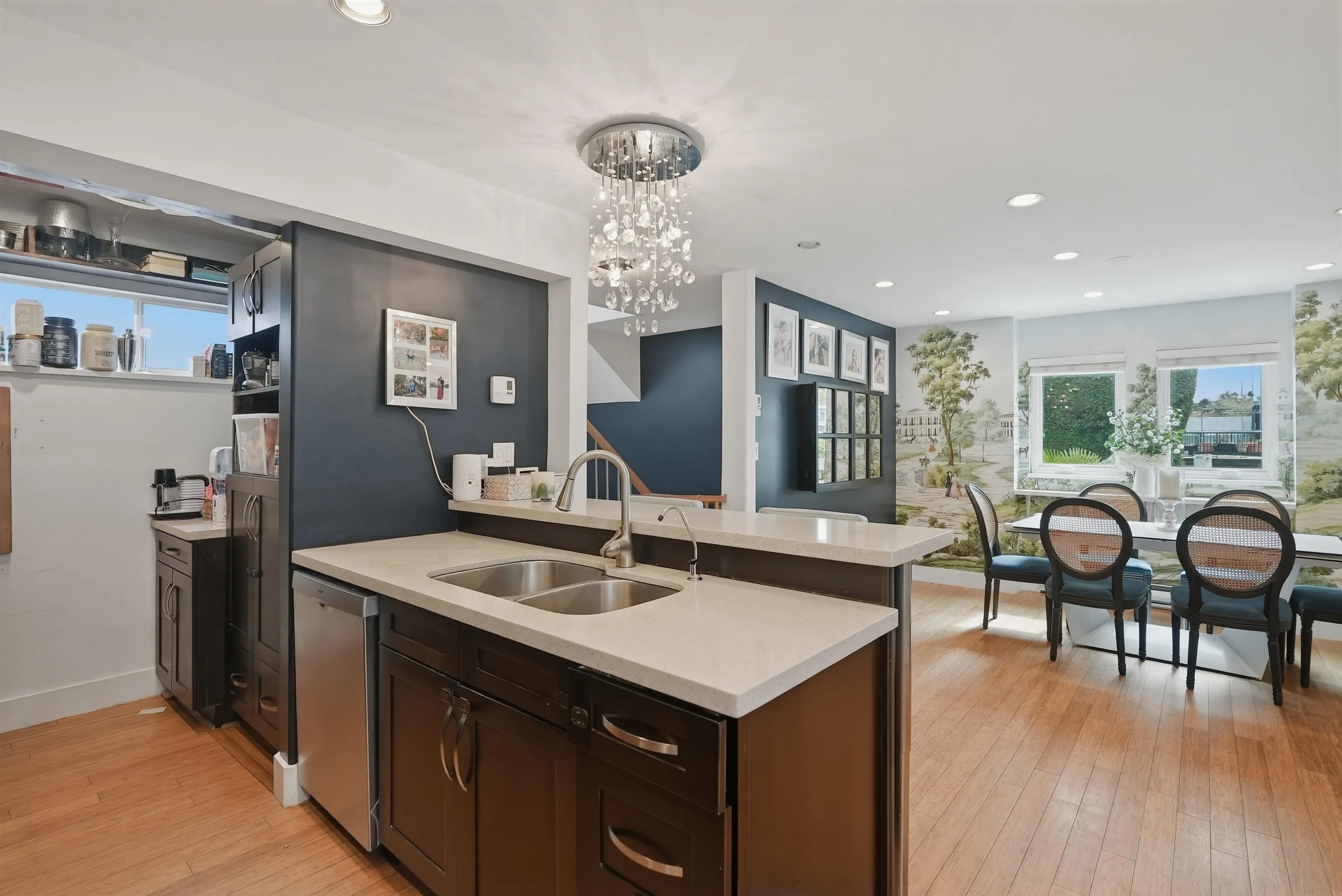 2015 Creelman Avenue