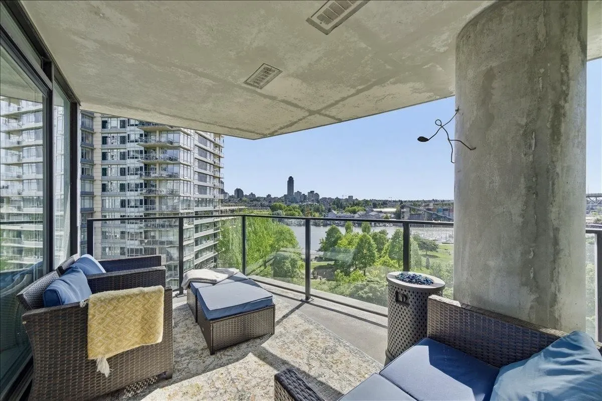 455 Beach Crescent #803