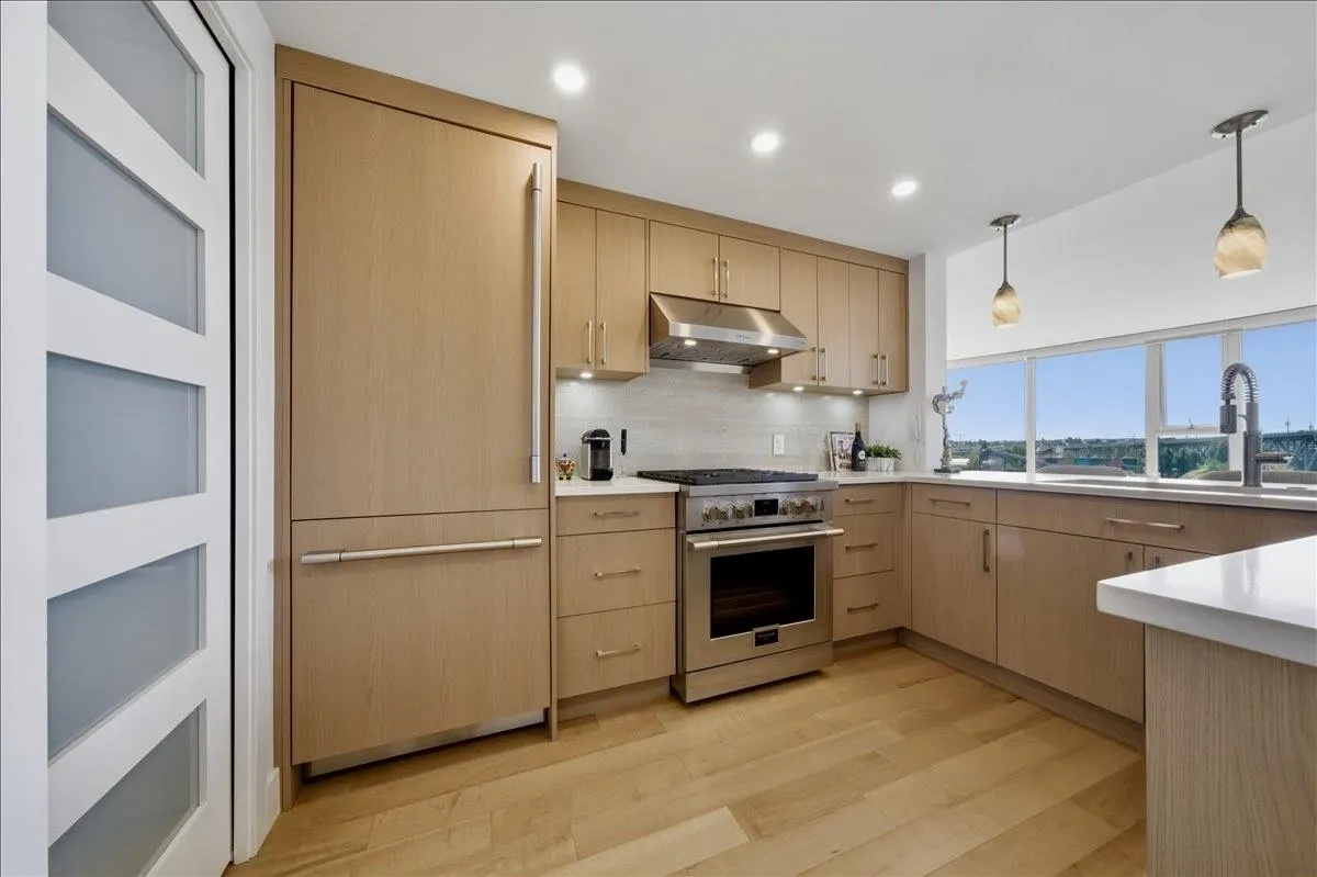 455 Beach Crescent #803