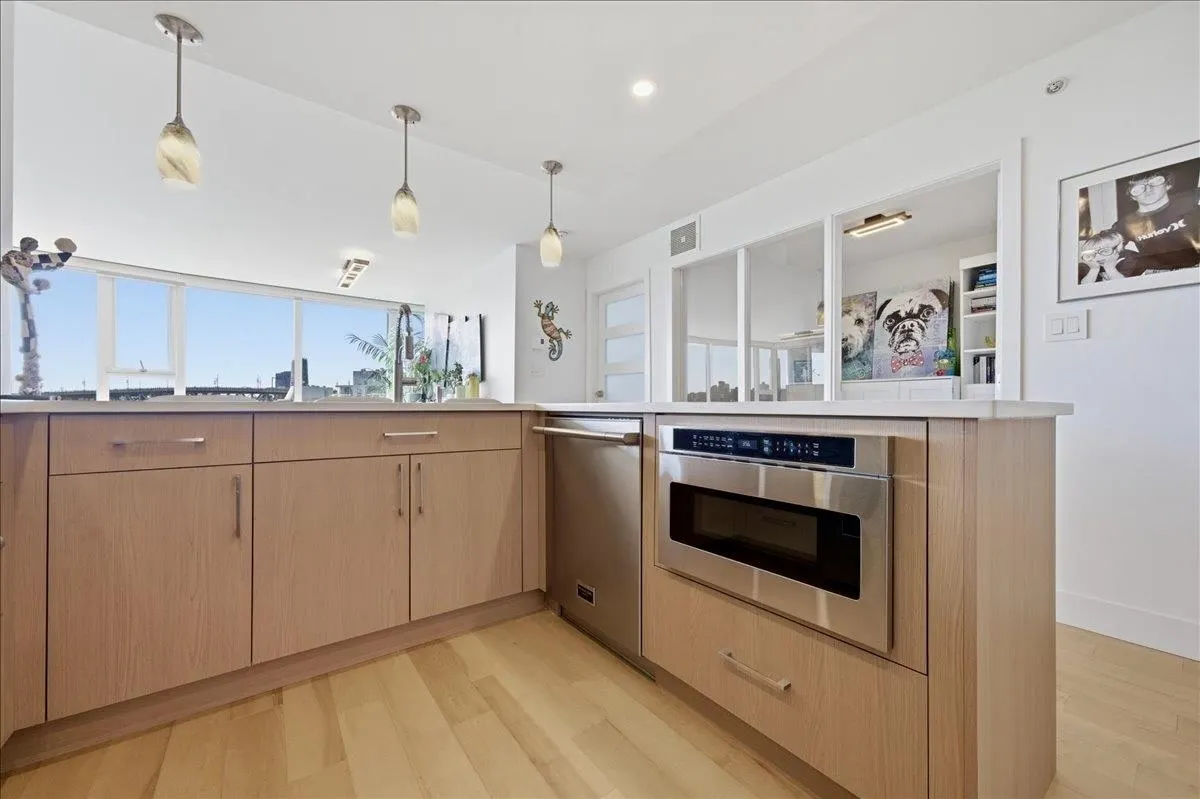 455 Beach Crescent #803
