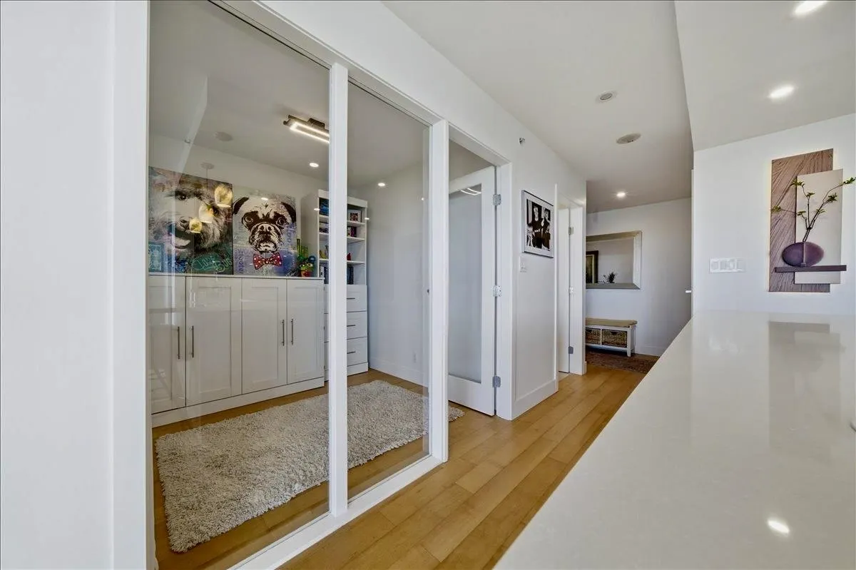 455 Beach Crescent #803