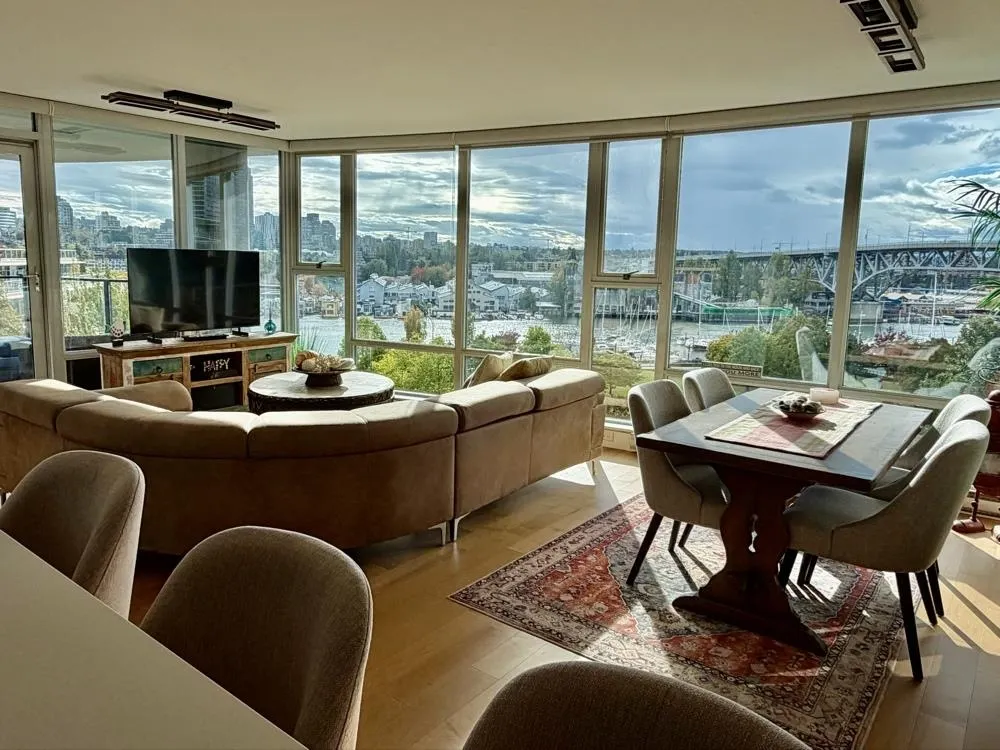 455 Beach Crescent #803