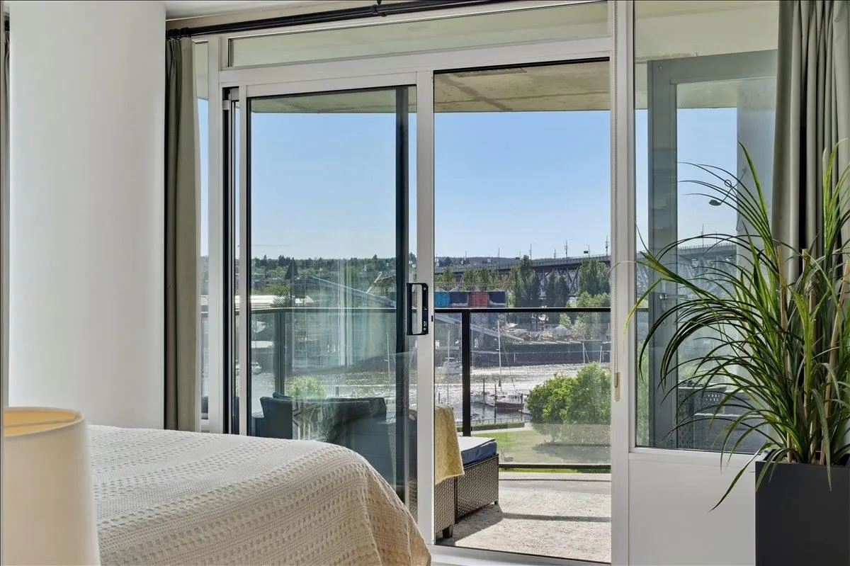 455 Beach Crescent #803