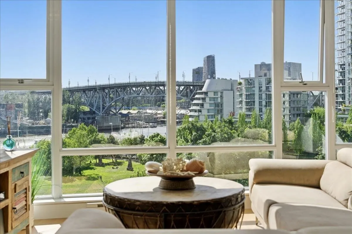 455 Beach Crescent #803