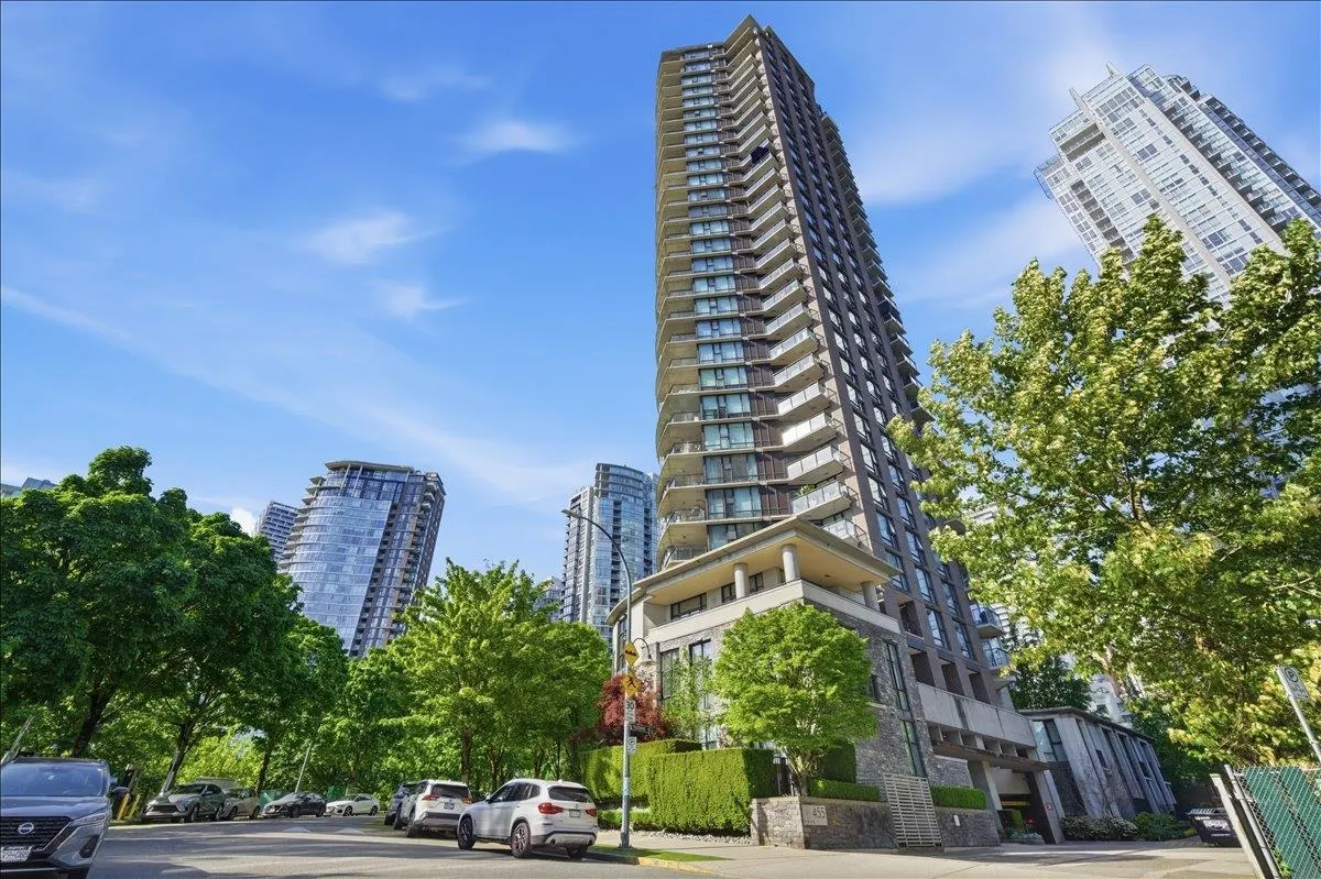 455 Beach Crescent #803