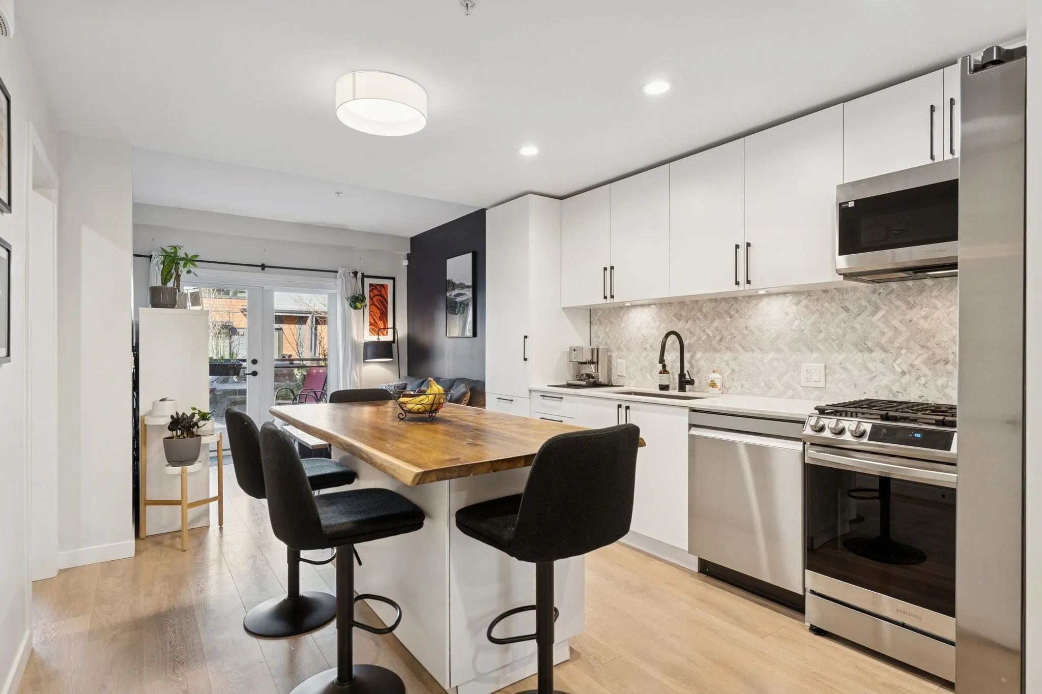 545 E 2nd Street #142