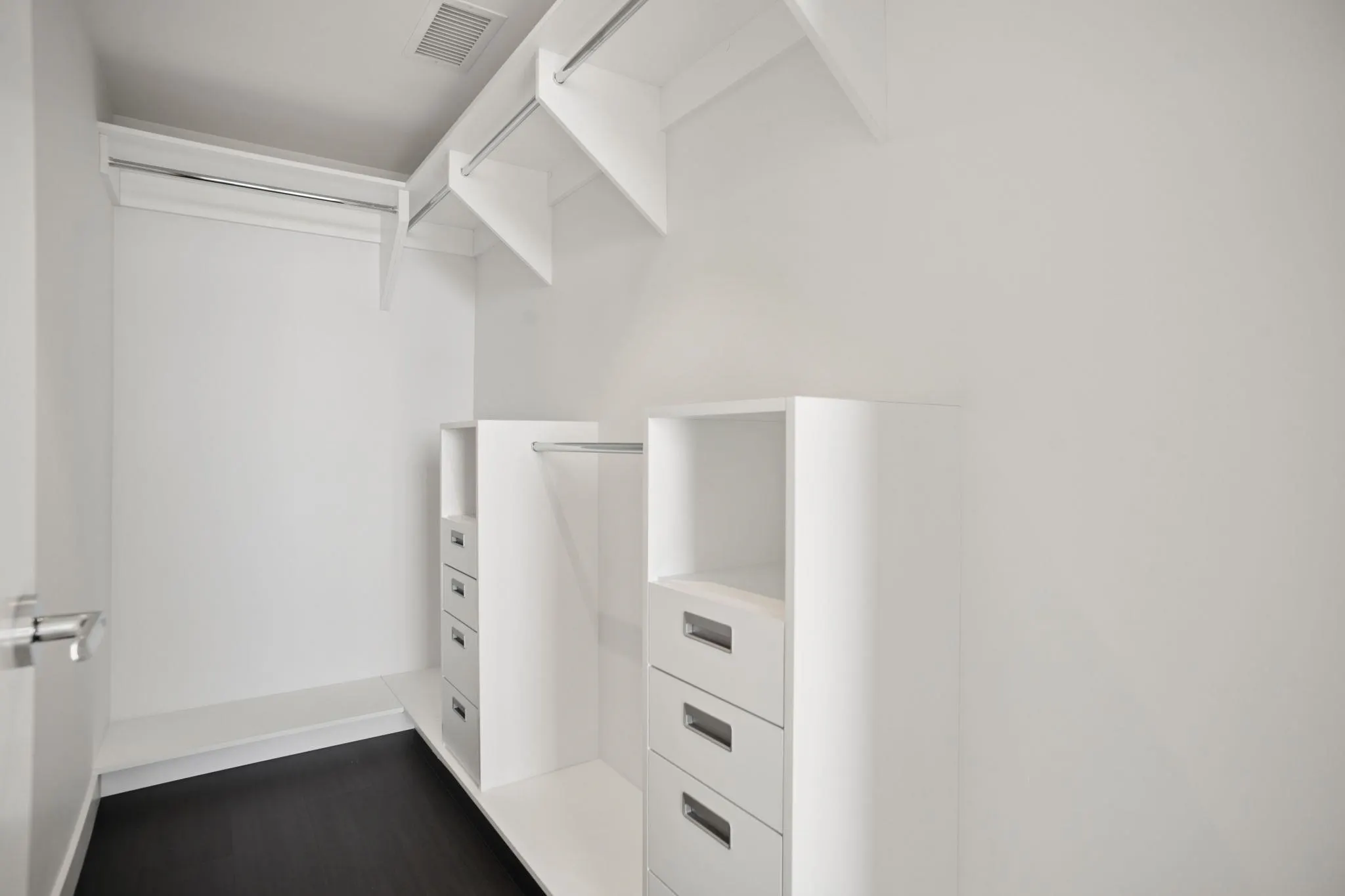 6608 Sussex Avenue #3001