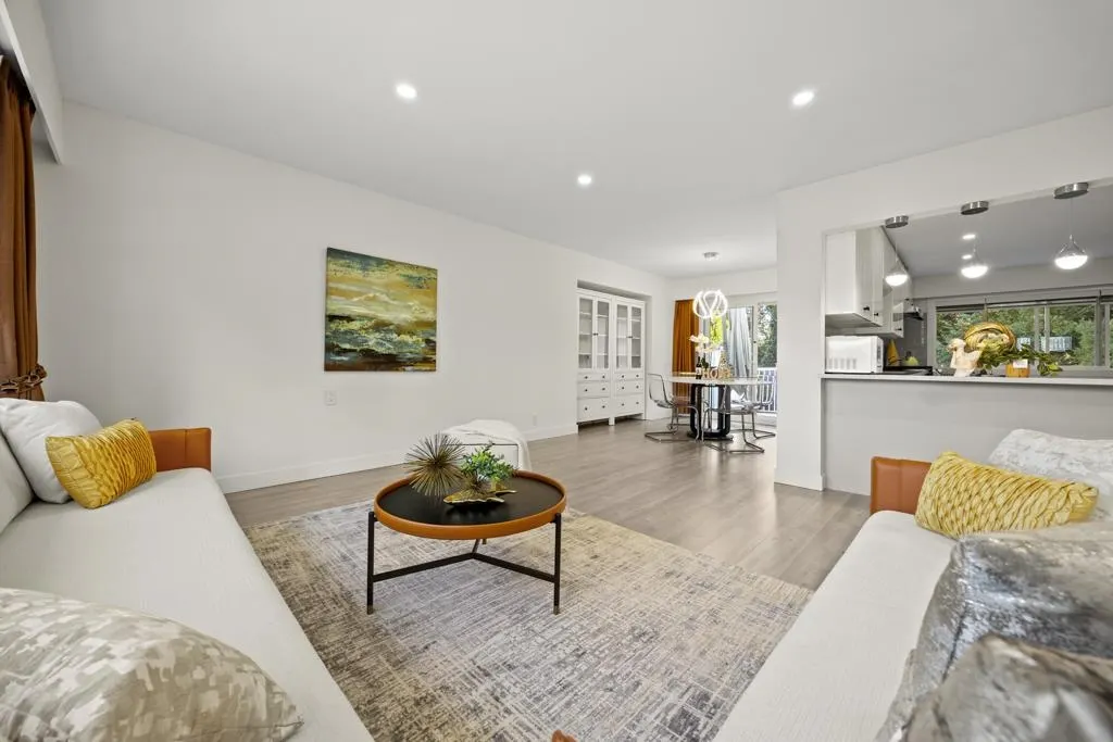 4936 Barker Crescent