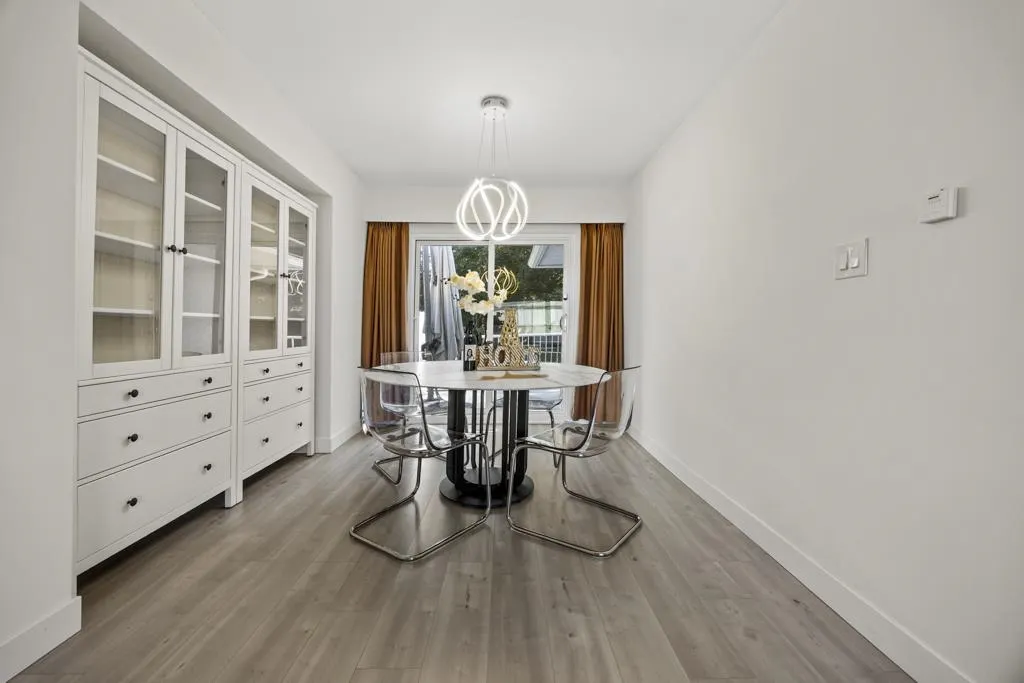 4936 Barker Crescent
