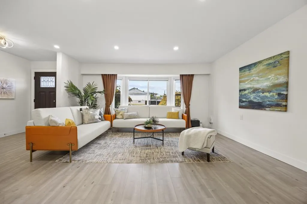 4936 Barker Crescent