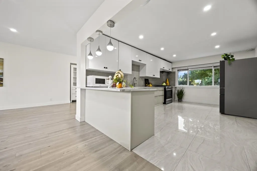 4936 Barker Crescent