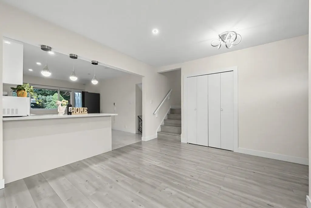 4936 Barker Crescent