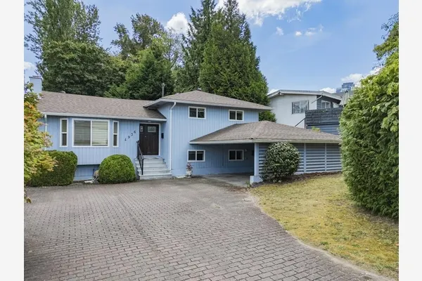 4936 Barker Crescent