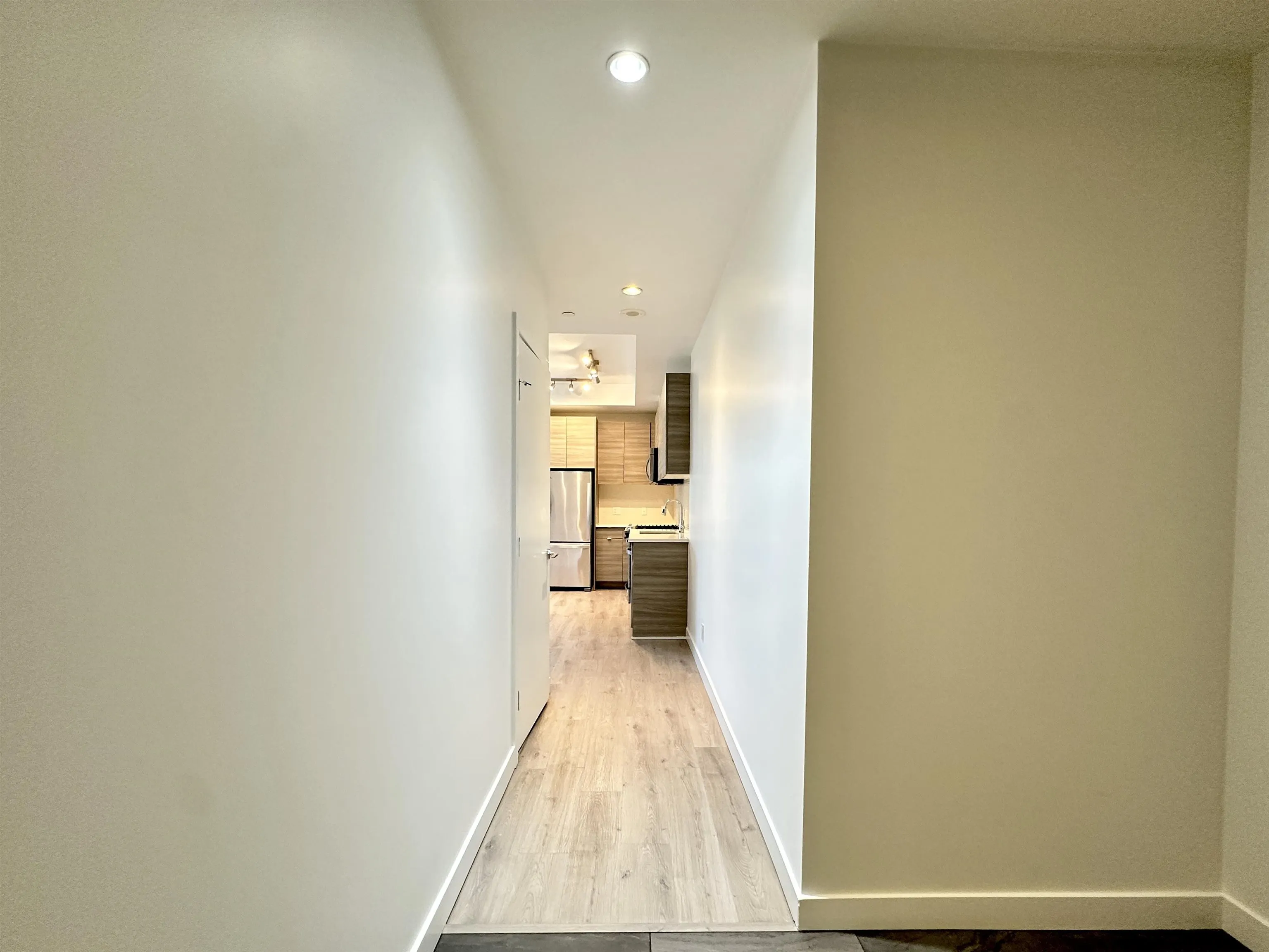 200 Nelson's Crescent #203