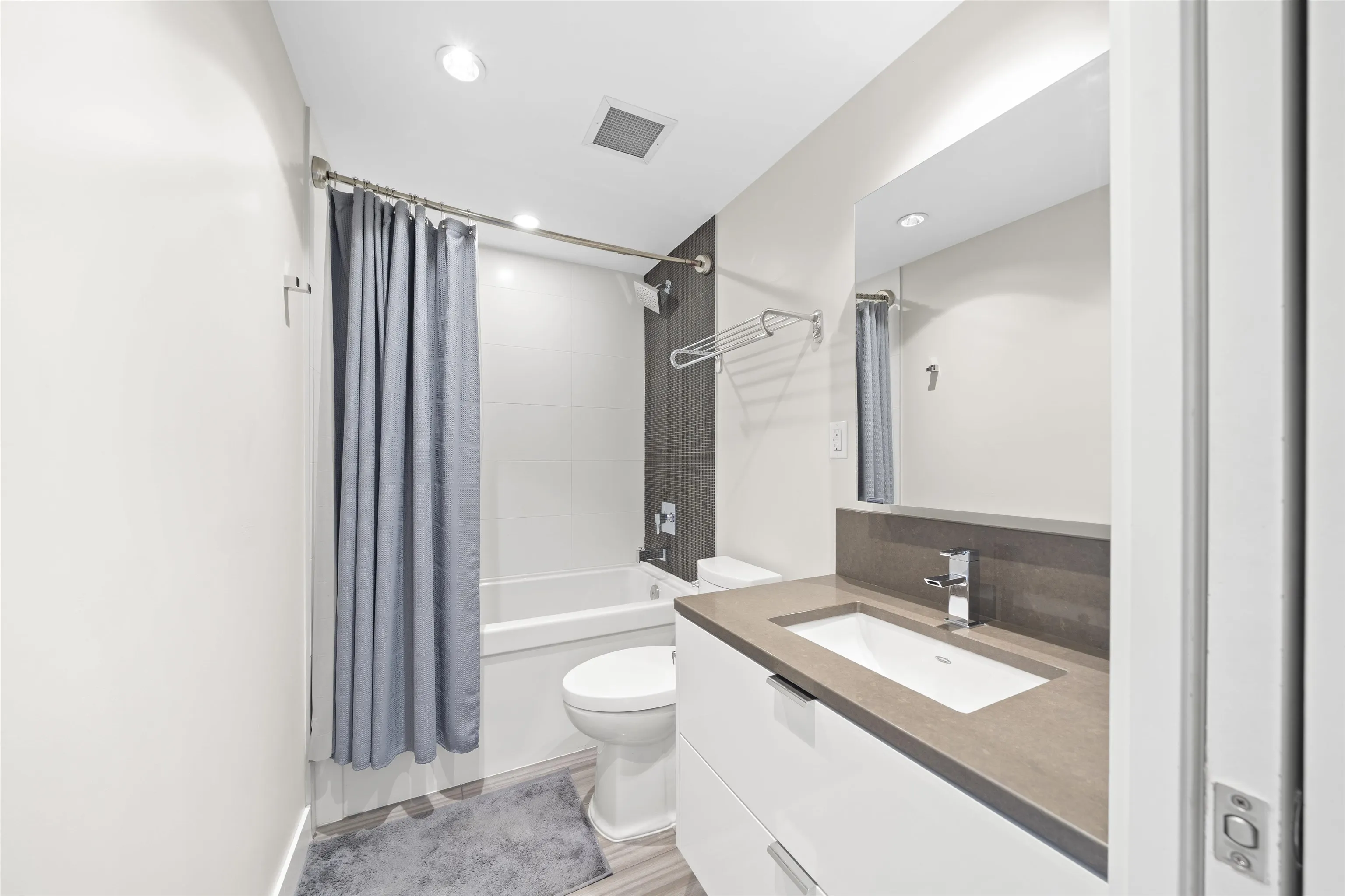 1777 W 7th Avenue #342