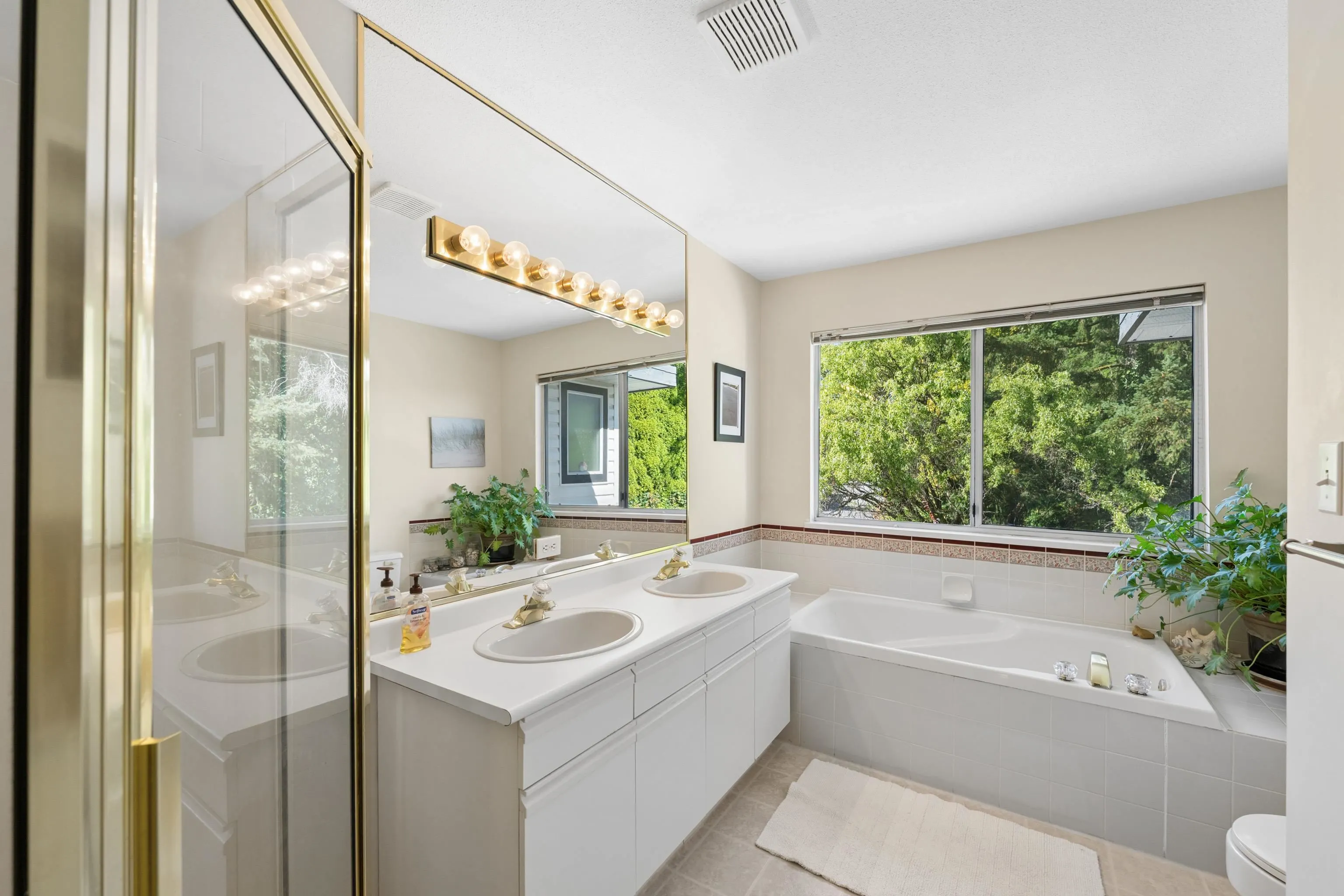 13 Timbercrest Drive