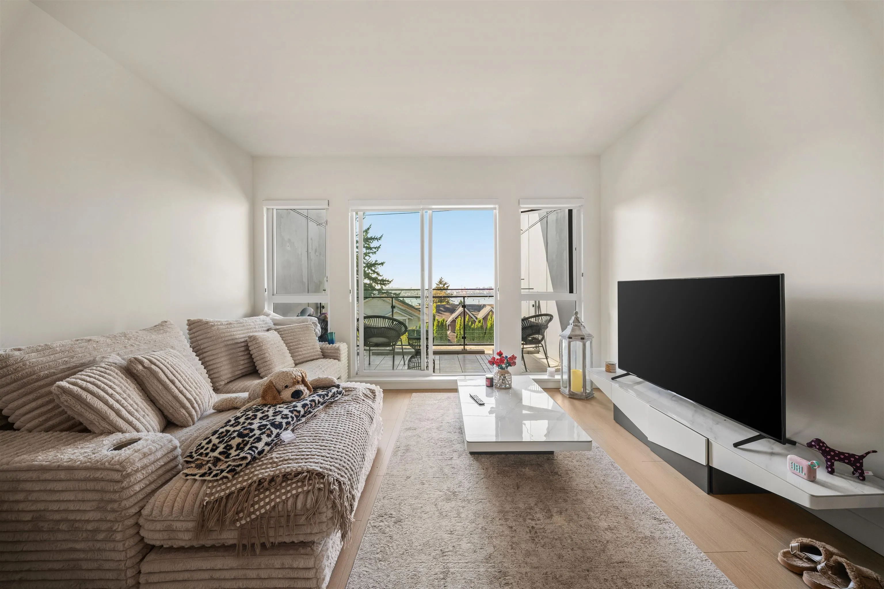 422 E 3rd Street #309