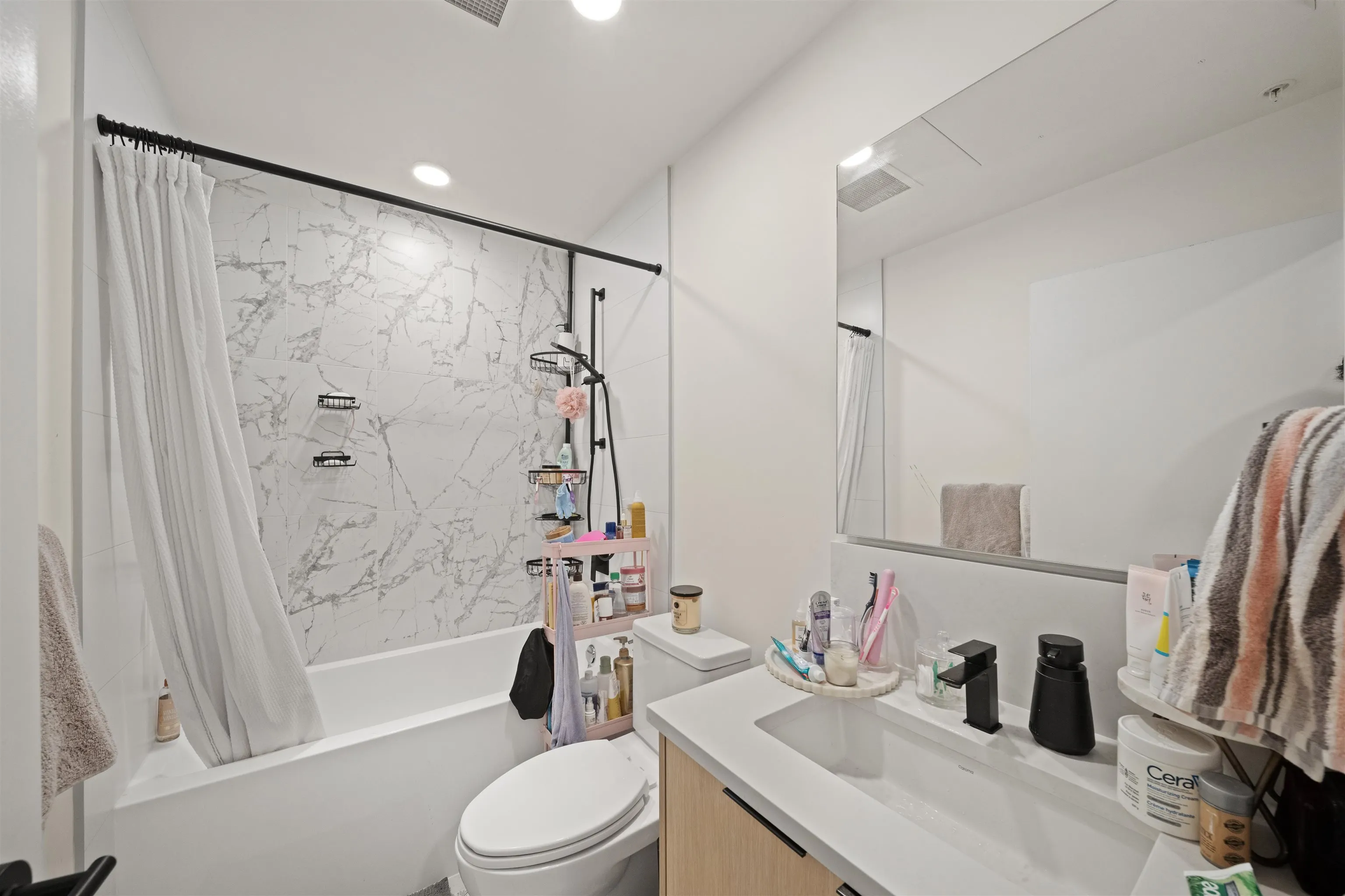 422 E 3rd Street #309