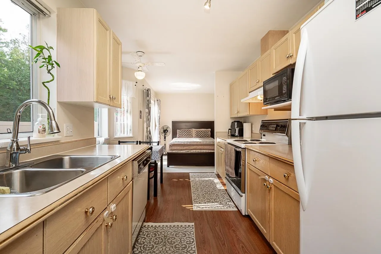 14861 98 Avenue #128