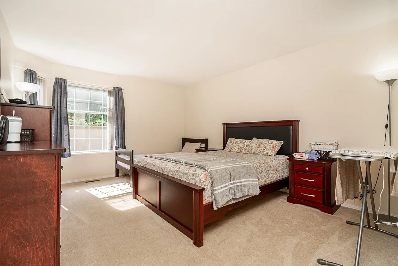 14861 98 Avenue #128