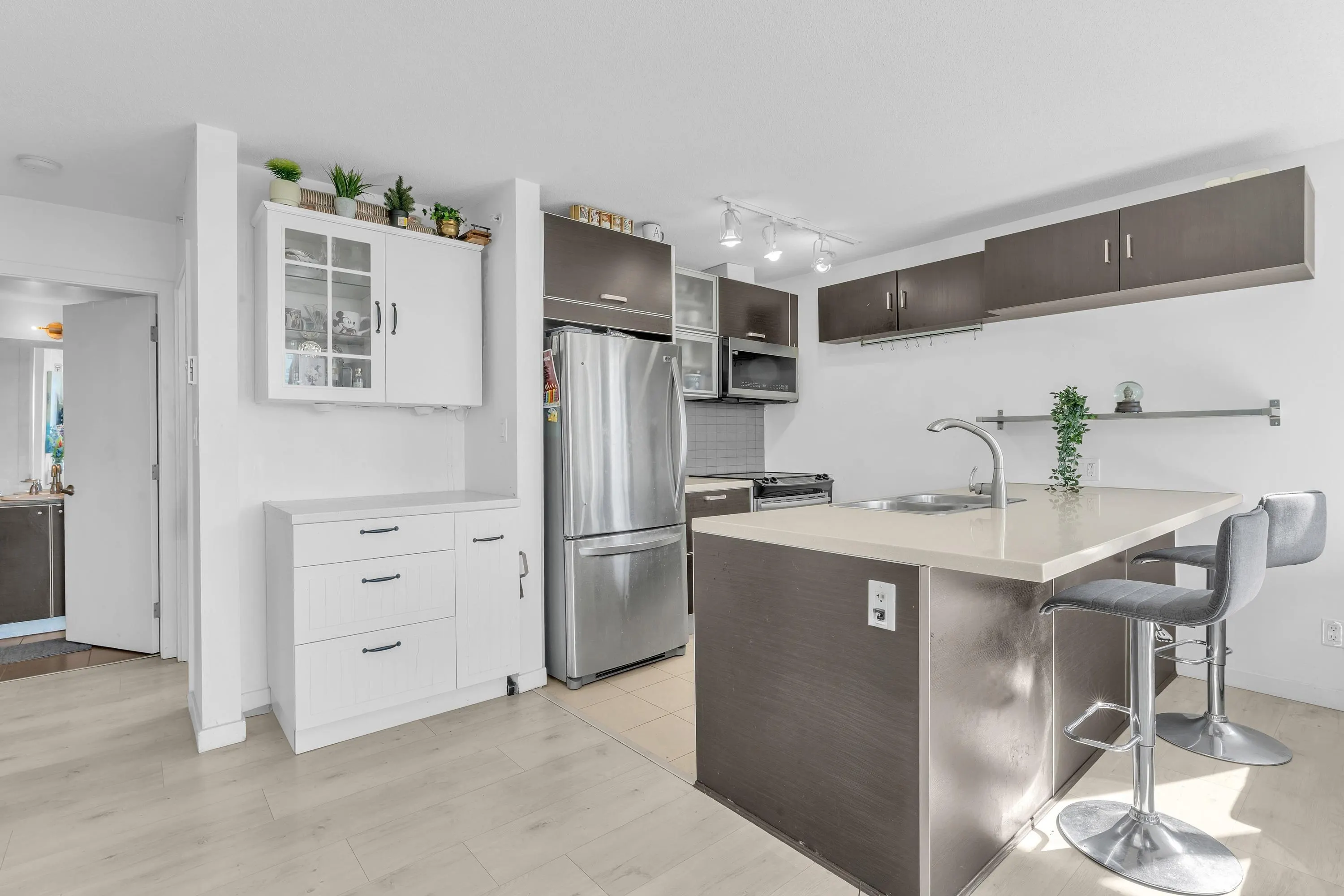 9981 Whalley Boulevard #807