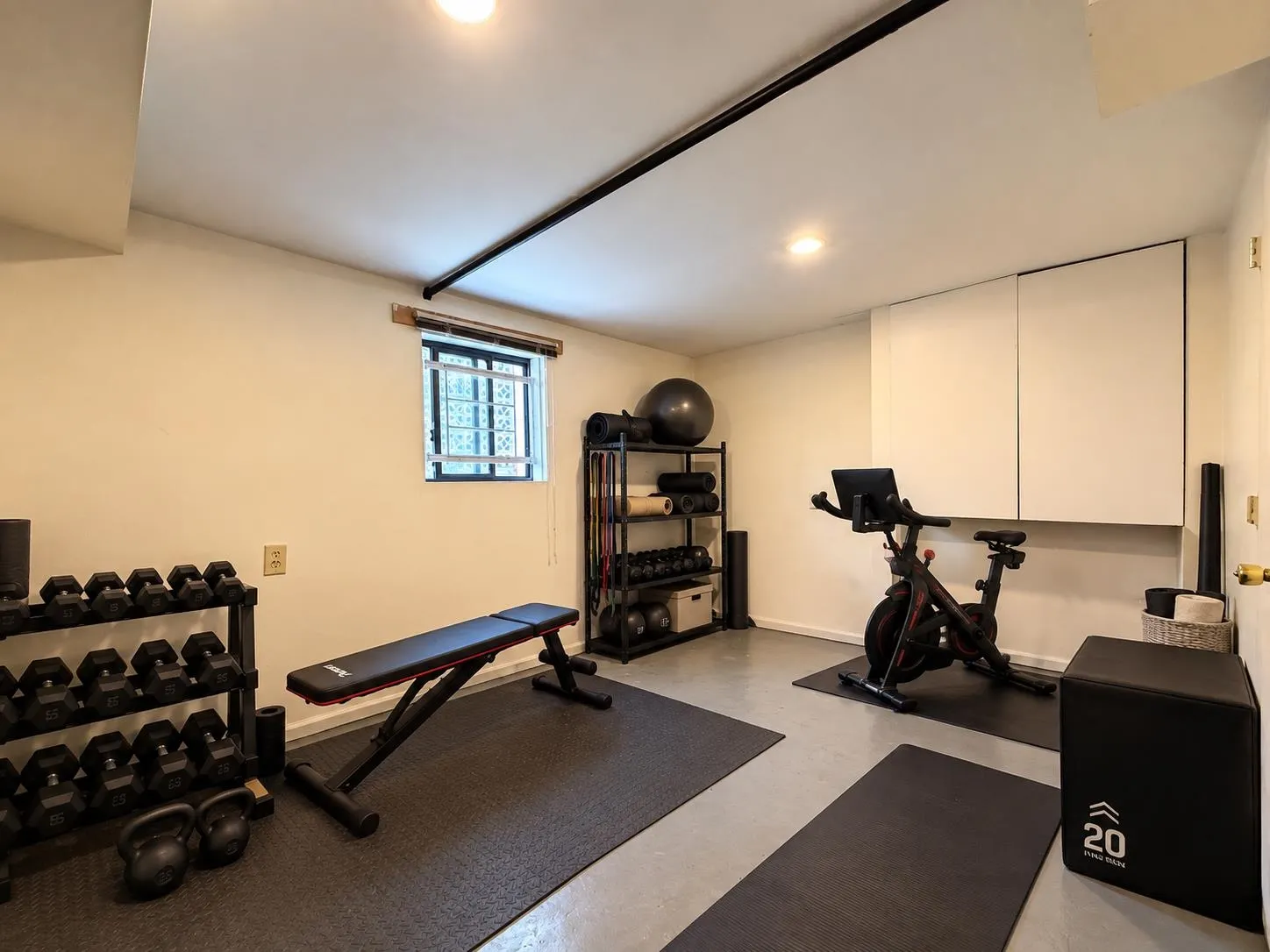 4238 Price Crescent