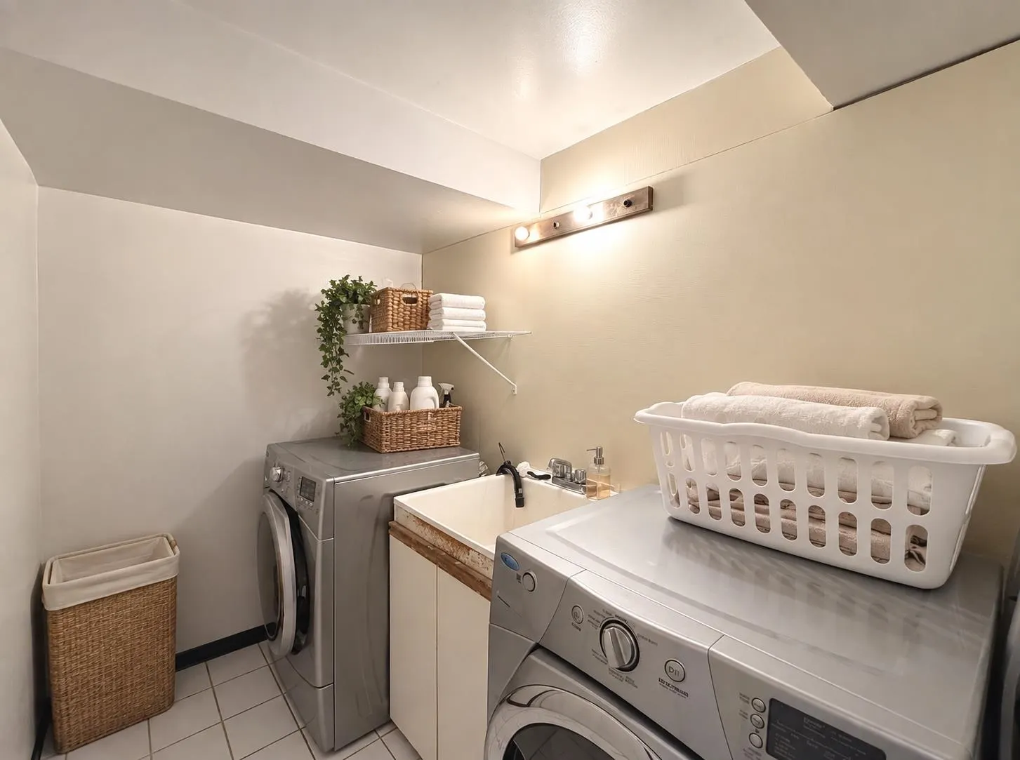 4238 Price Crescent