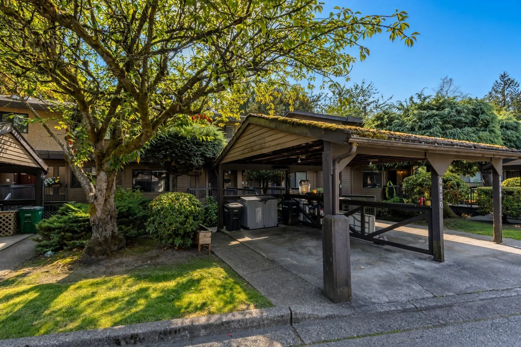 6890 Beechcliffe Drive
