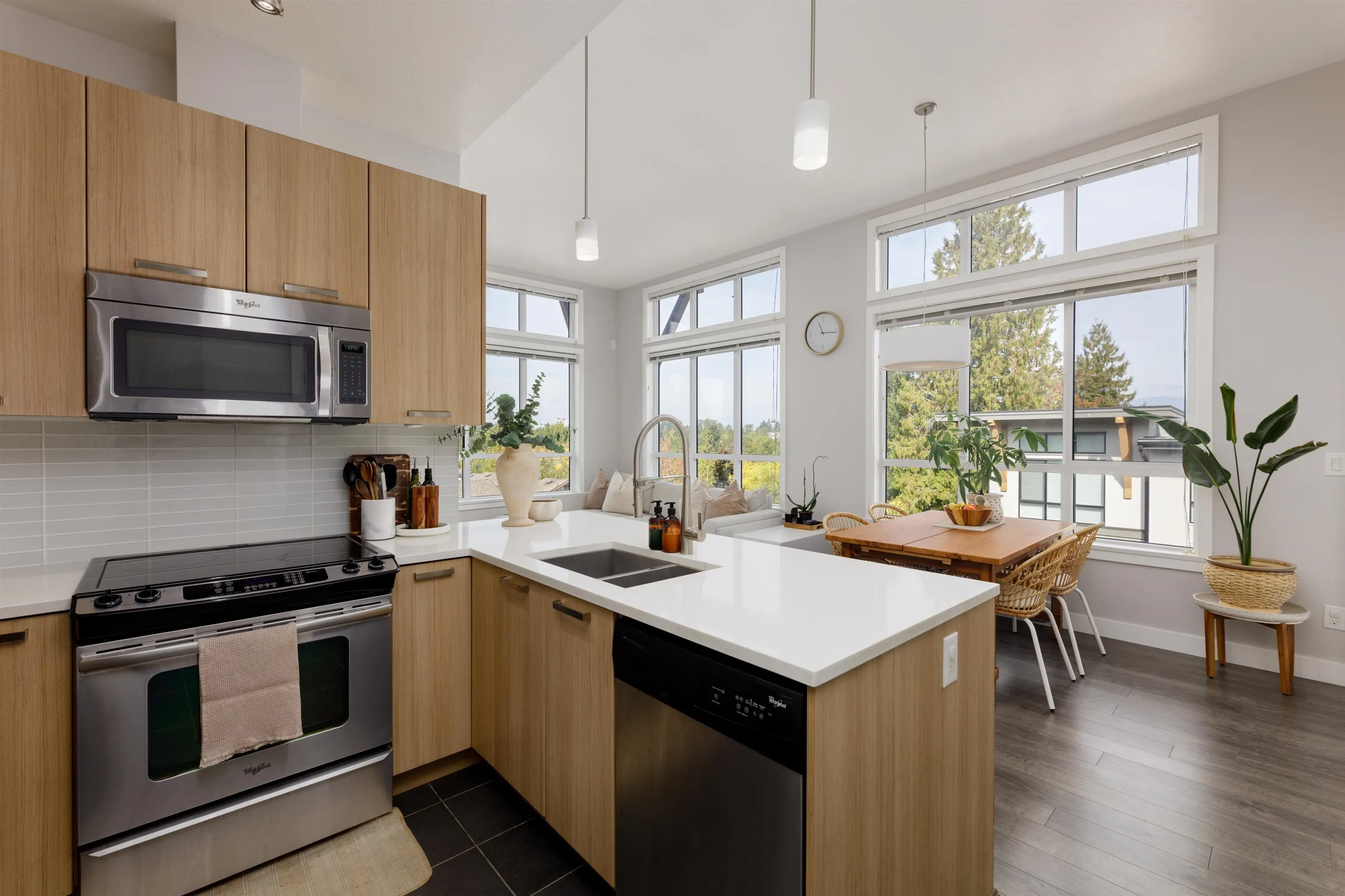 10477 154 Street #407