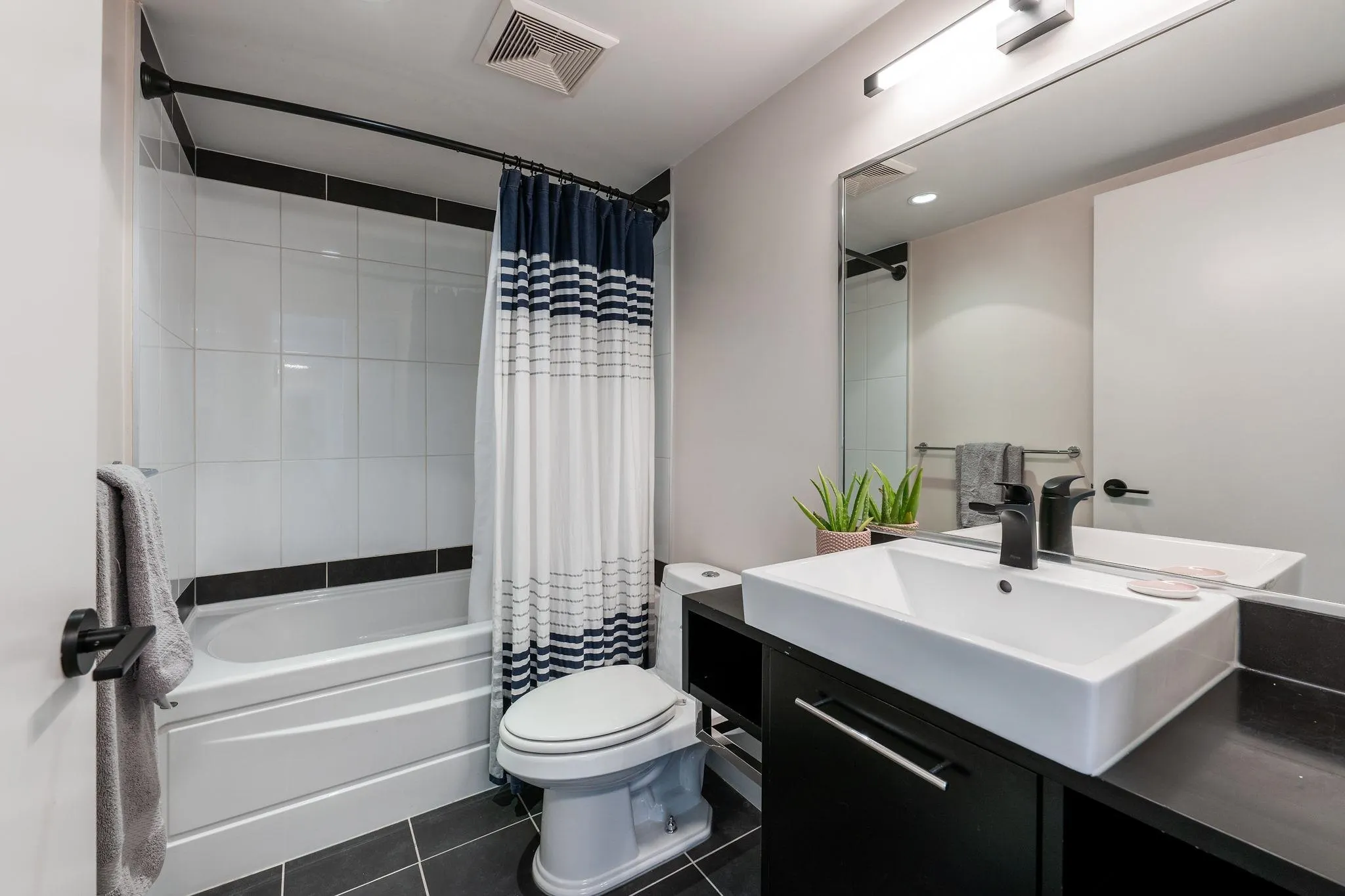 633 Abbott Street #306