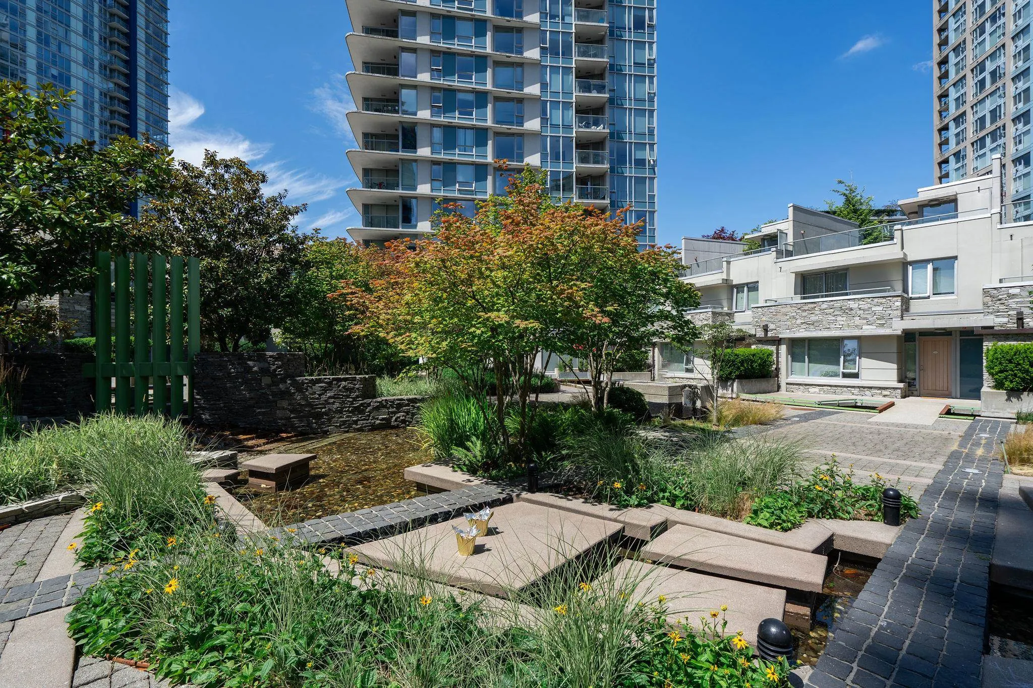 633 Abbott Street #306