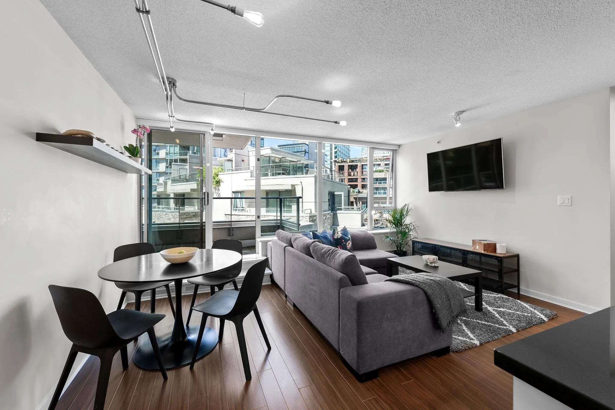 633 Abbott Street #306