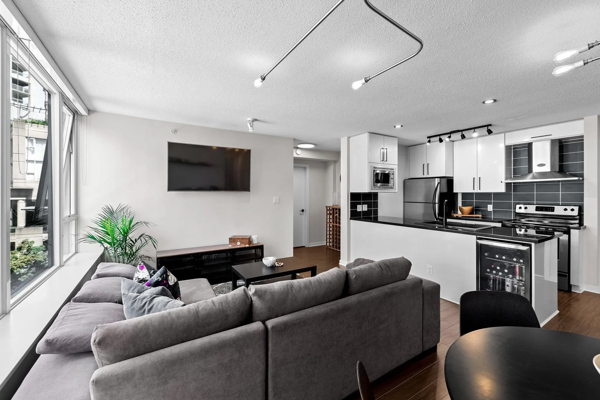 633 Abbott Street #306