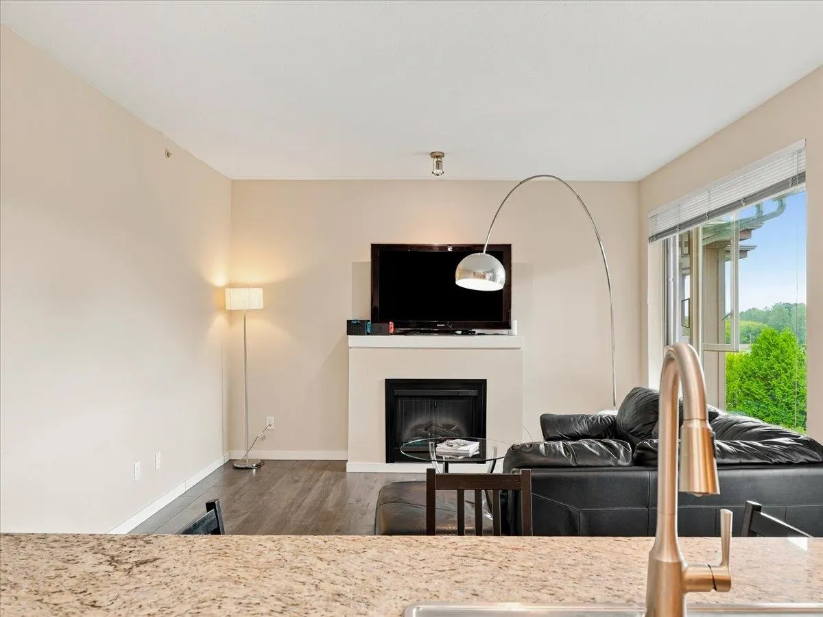 4728 Dawson Street #401