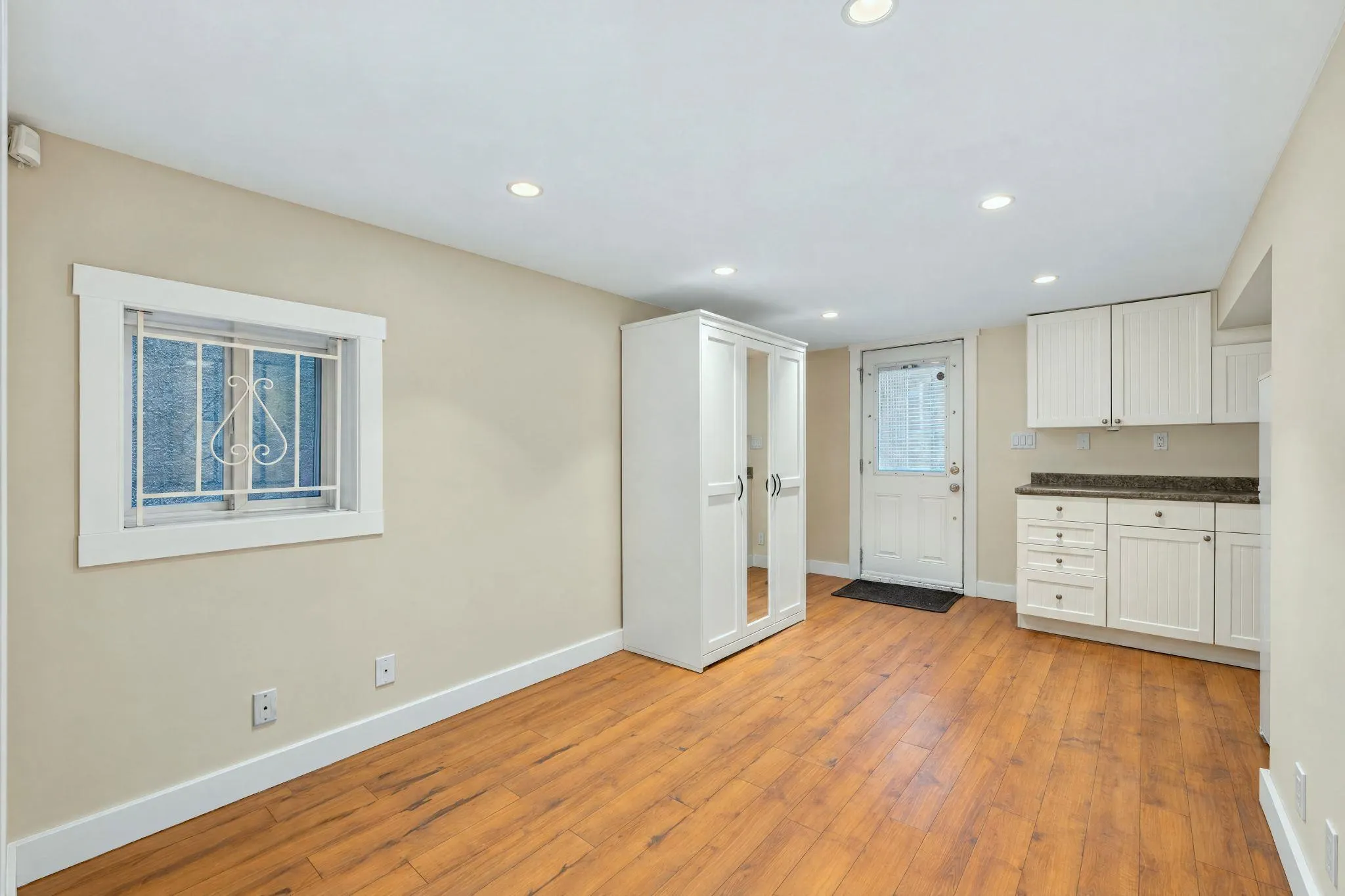 647 Prior Street