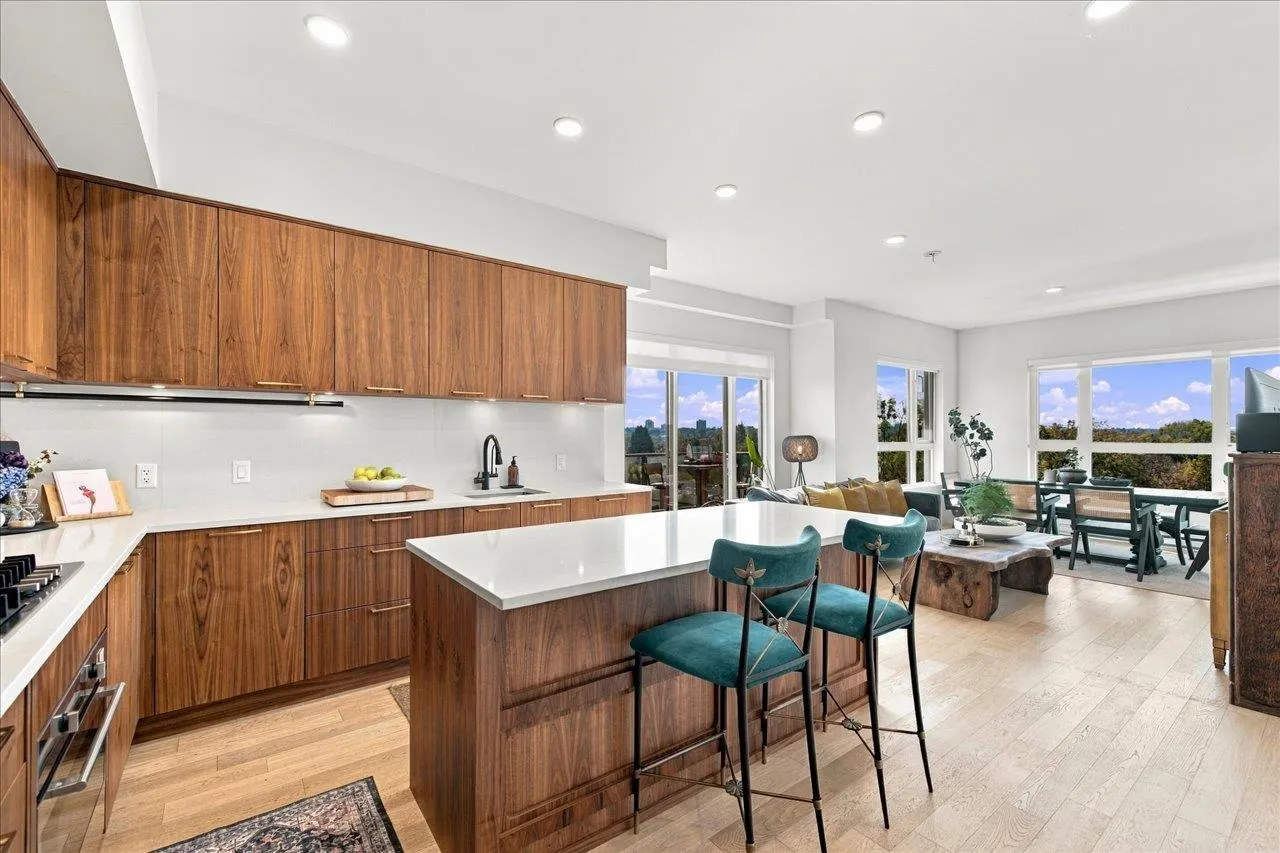 2550 Garden Drive #602