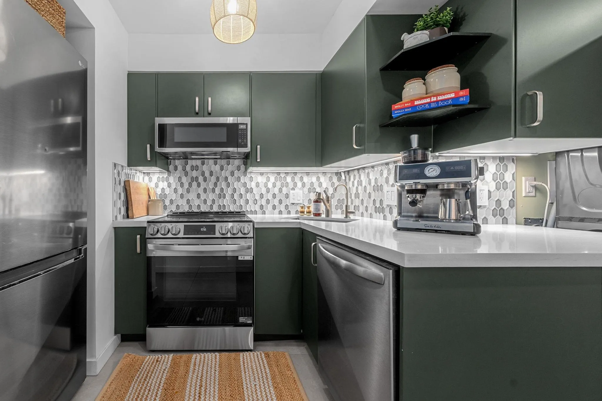 828 W 14th Avenue #104