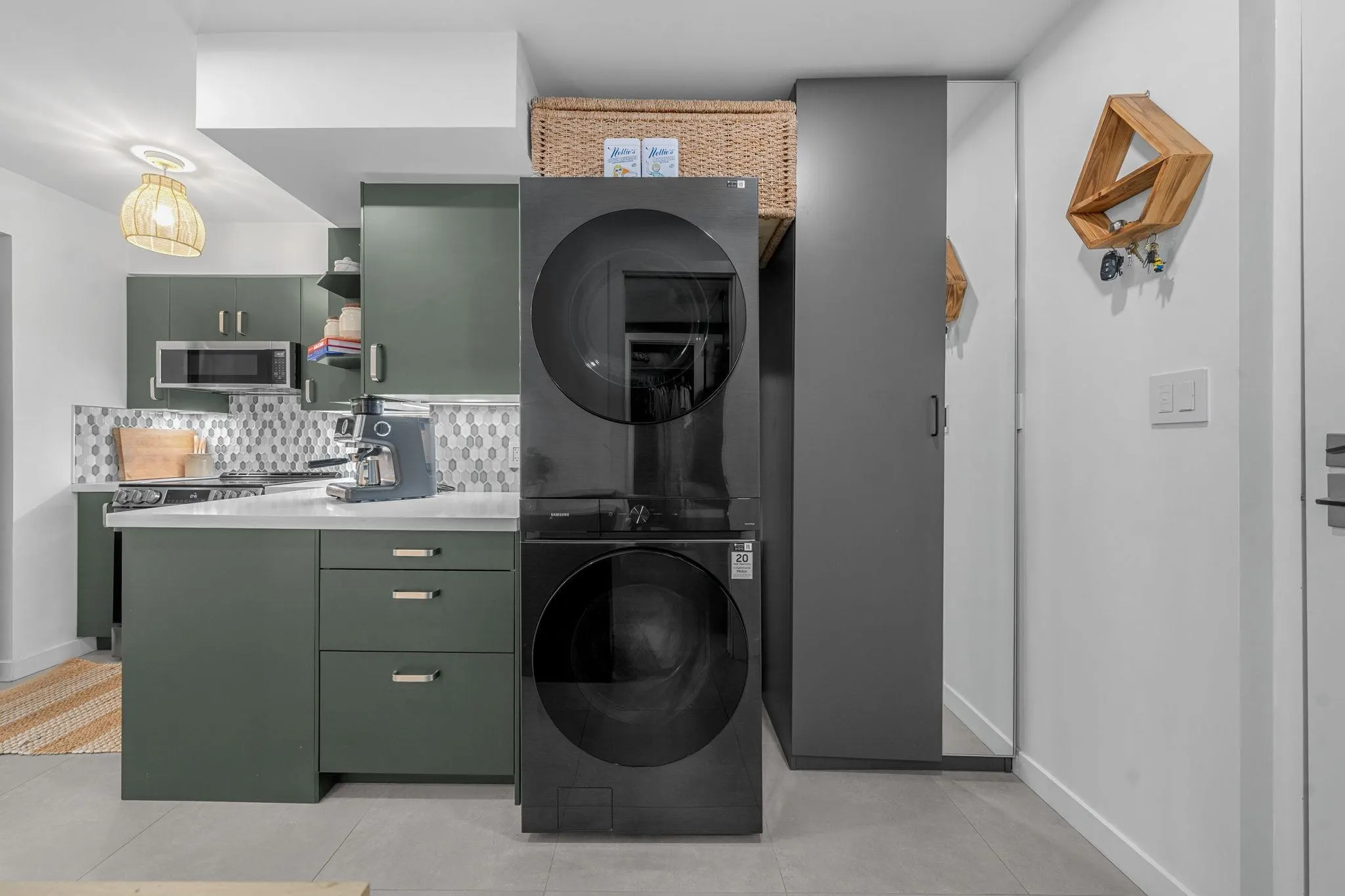 828 W 14th Avenue #104