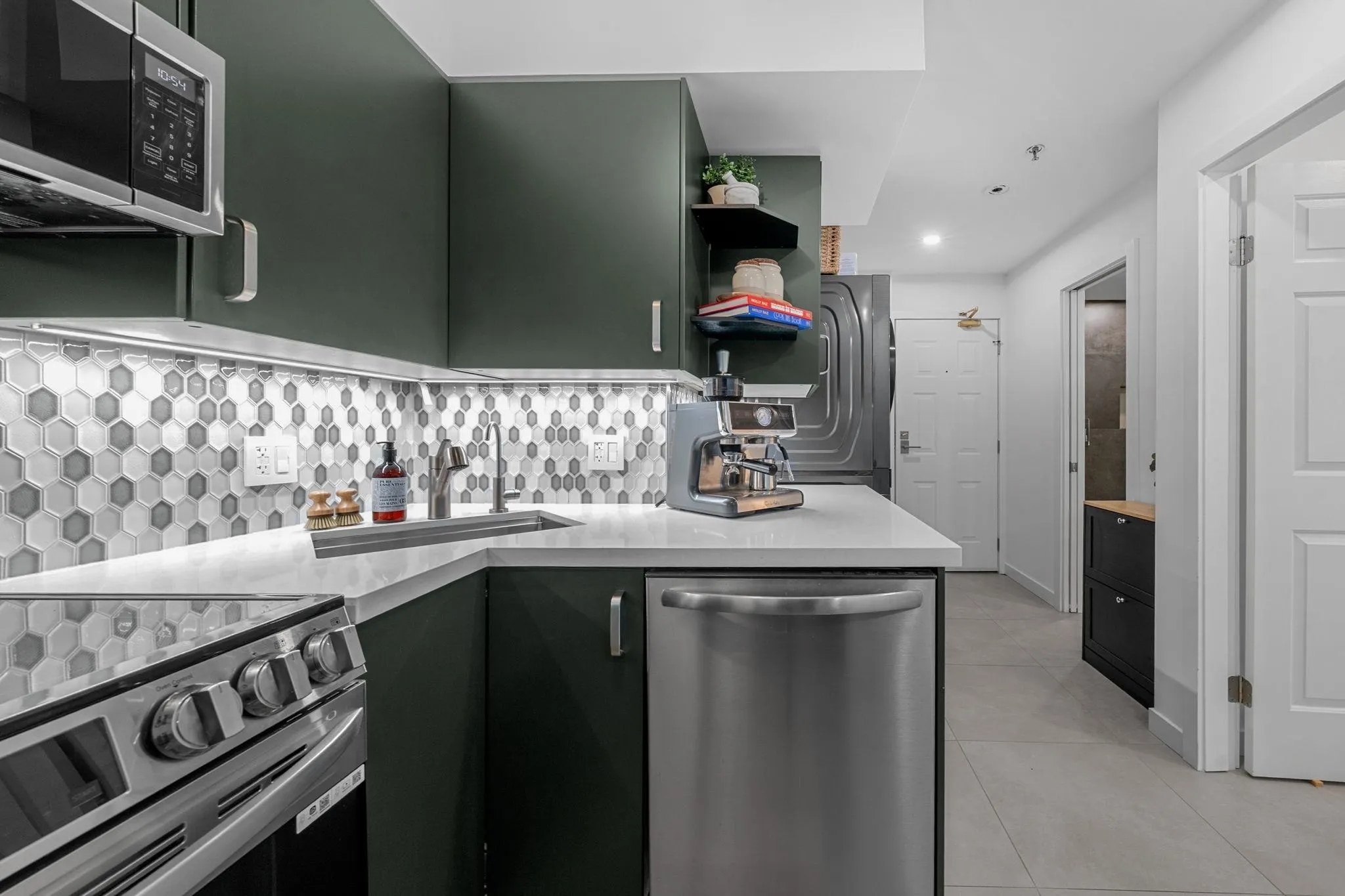 828 W 14th Avenue #104