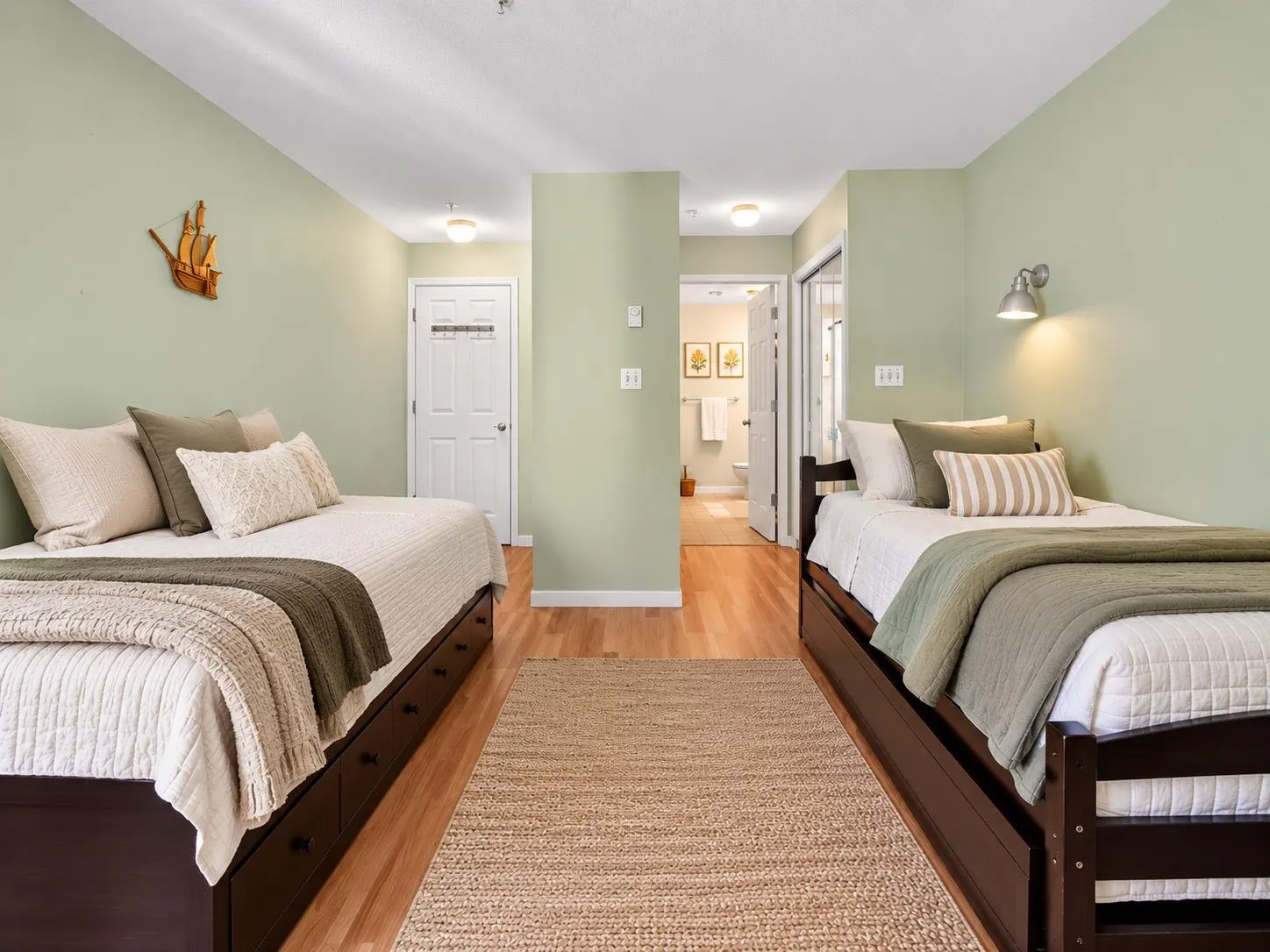 1128 Sixth Avenue #401