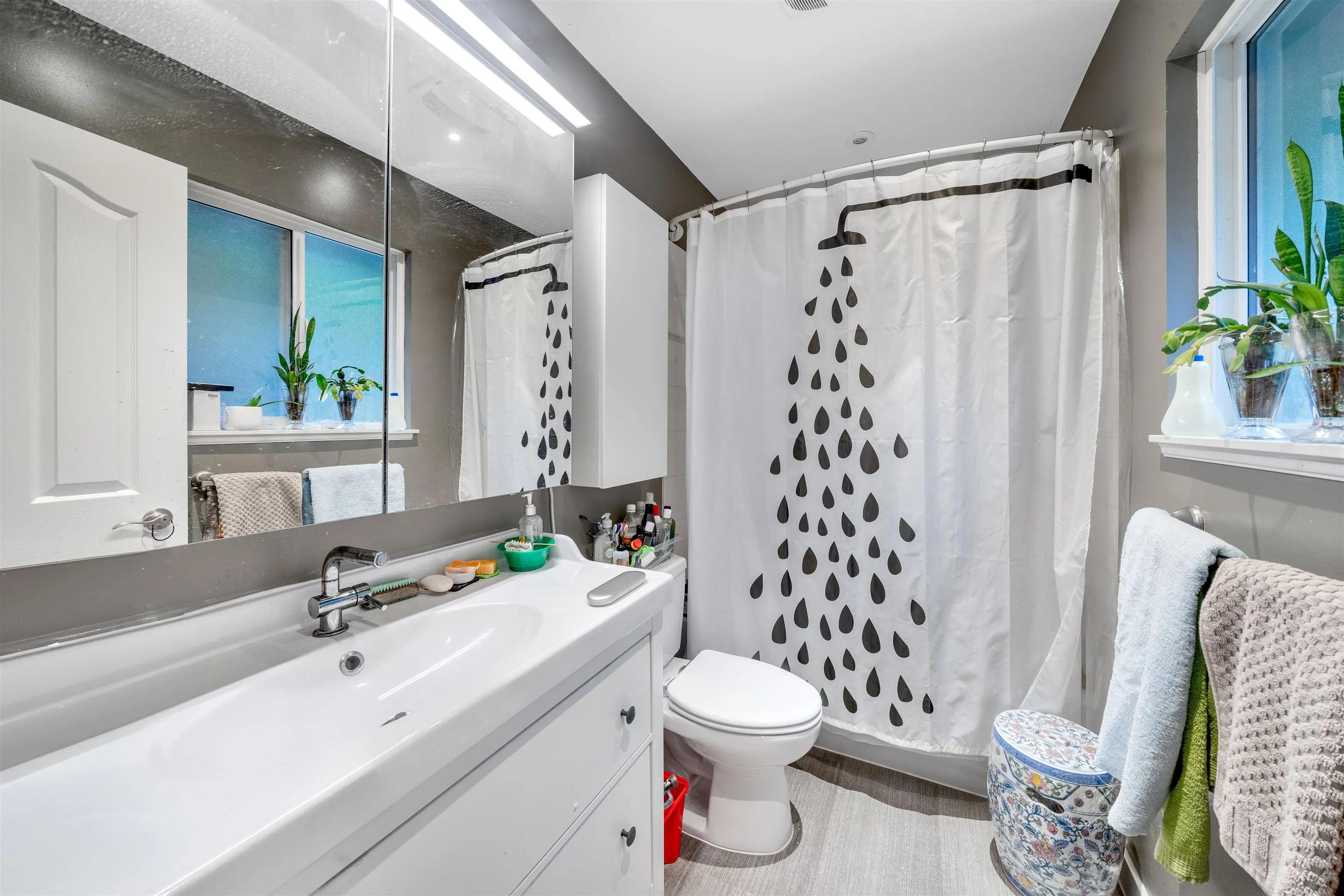 2595 Whatcom Place