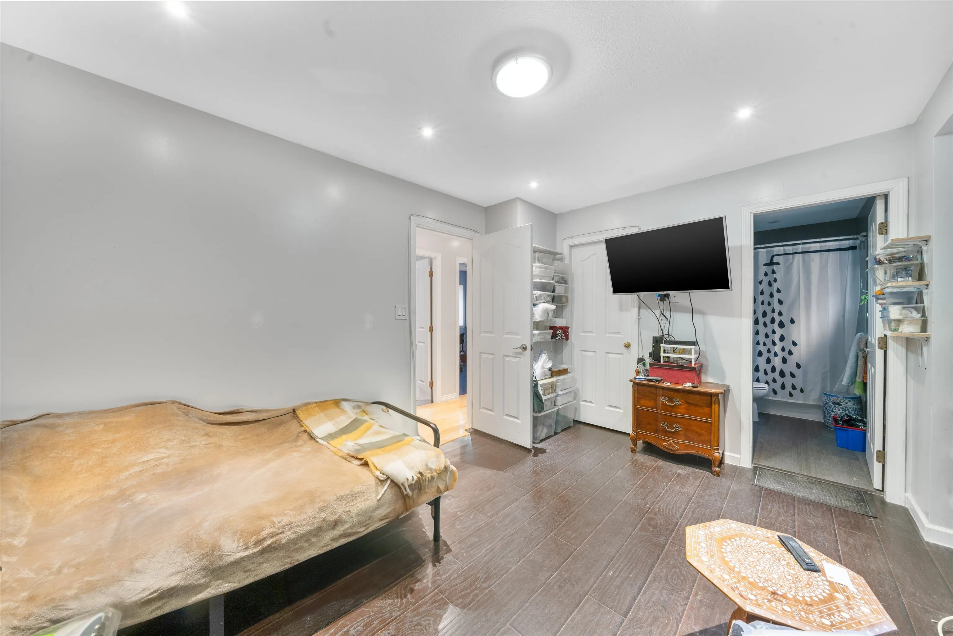 2595 Whatcom Place