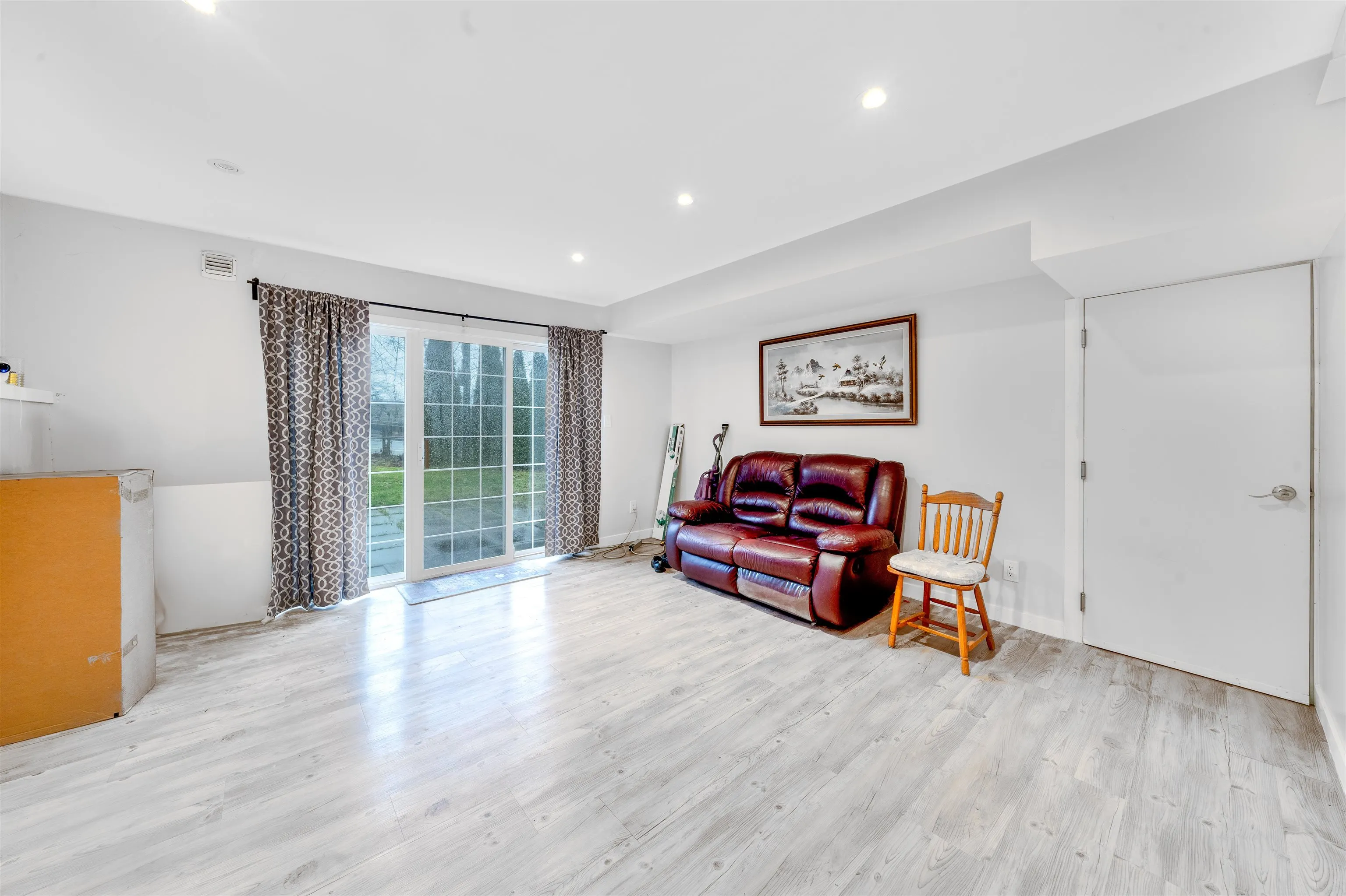 2595 Whatcom Place