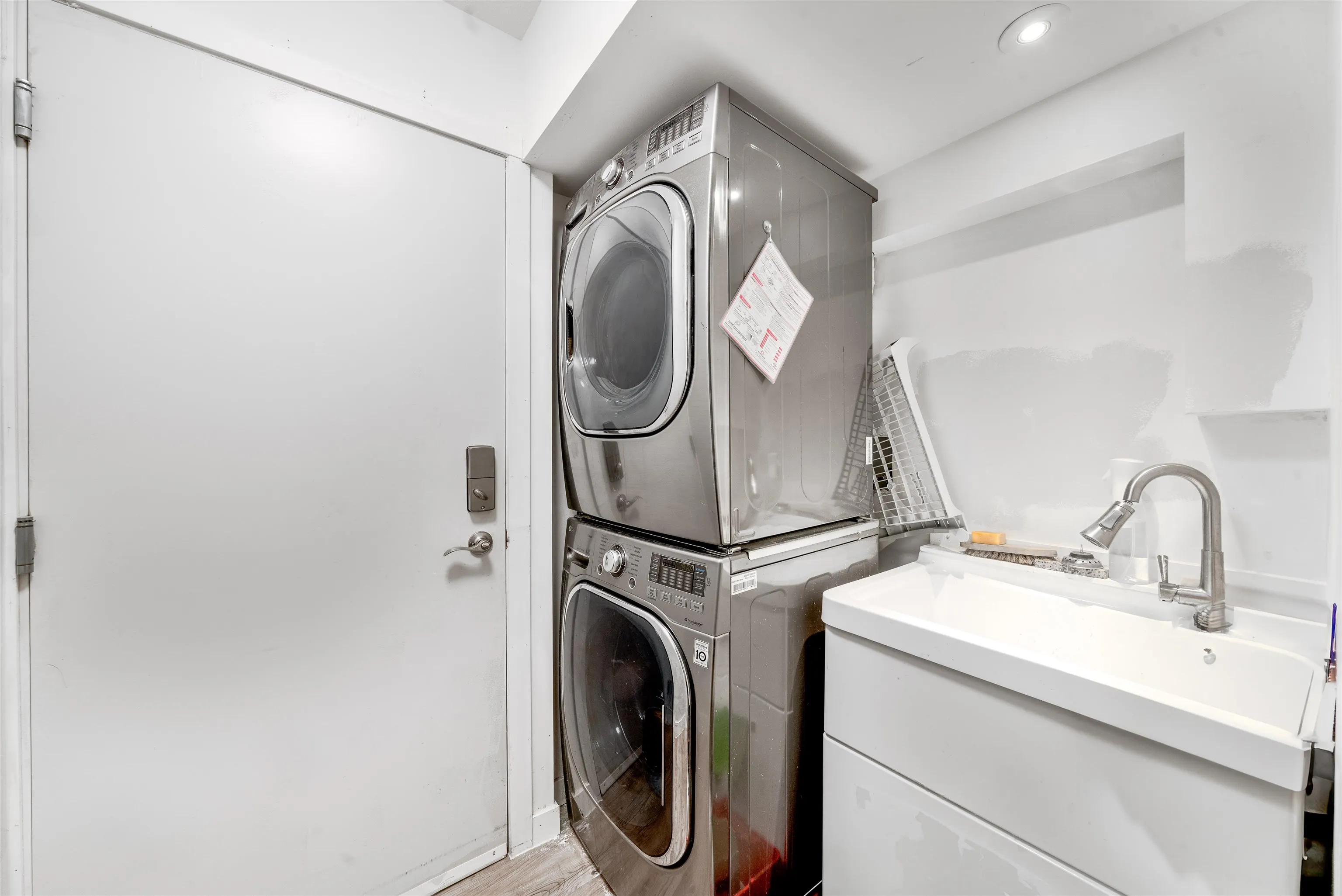 2595 Whatcom Place